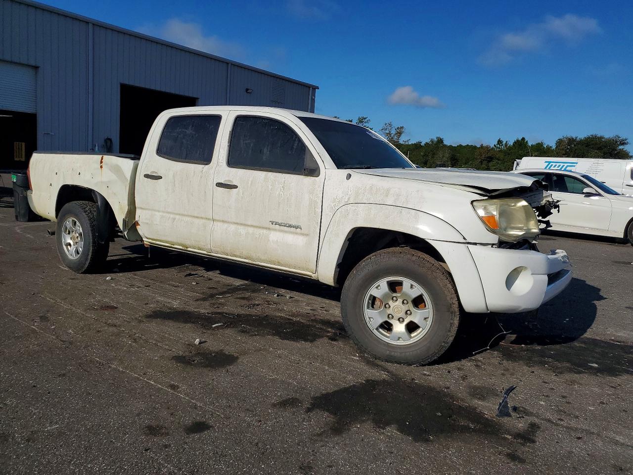 2008 Toyota Tacoma Double Cab Prerunner Long Bed White vin: 3TMKU72N58M013768