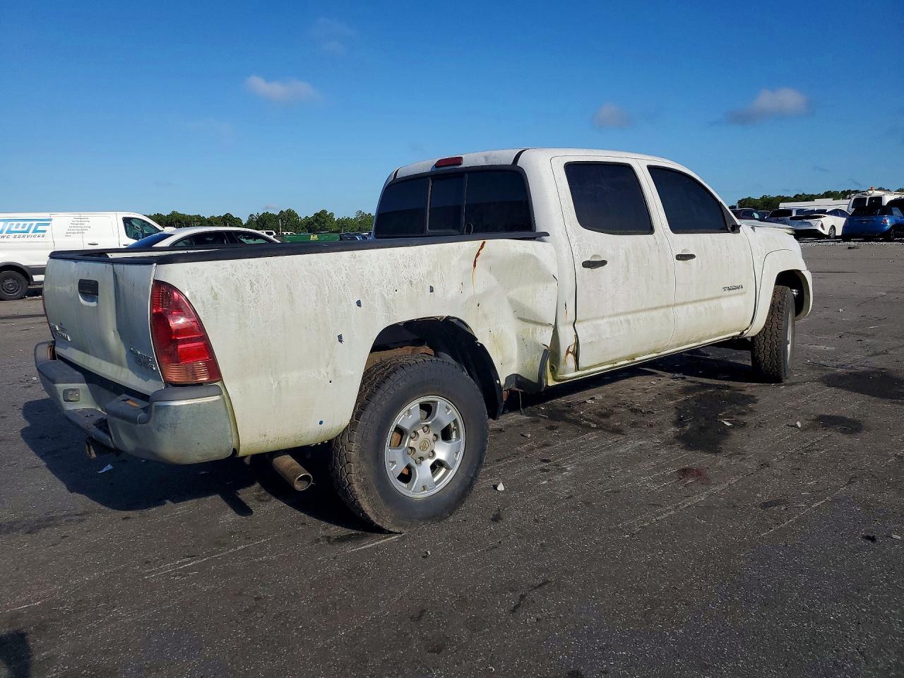 2008 Toyota Tacoma Double Cab Prerunner Long Bed White vin: 3TMKU72N58M013768