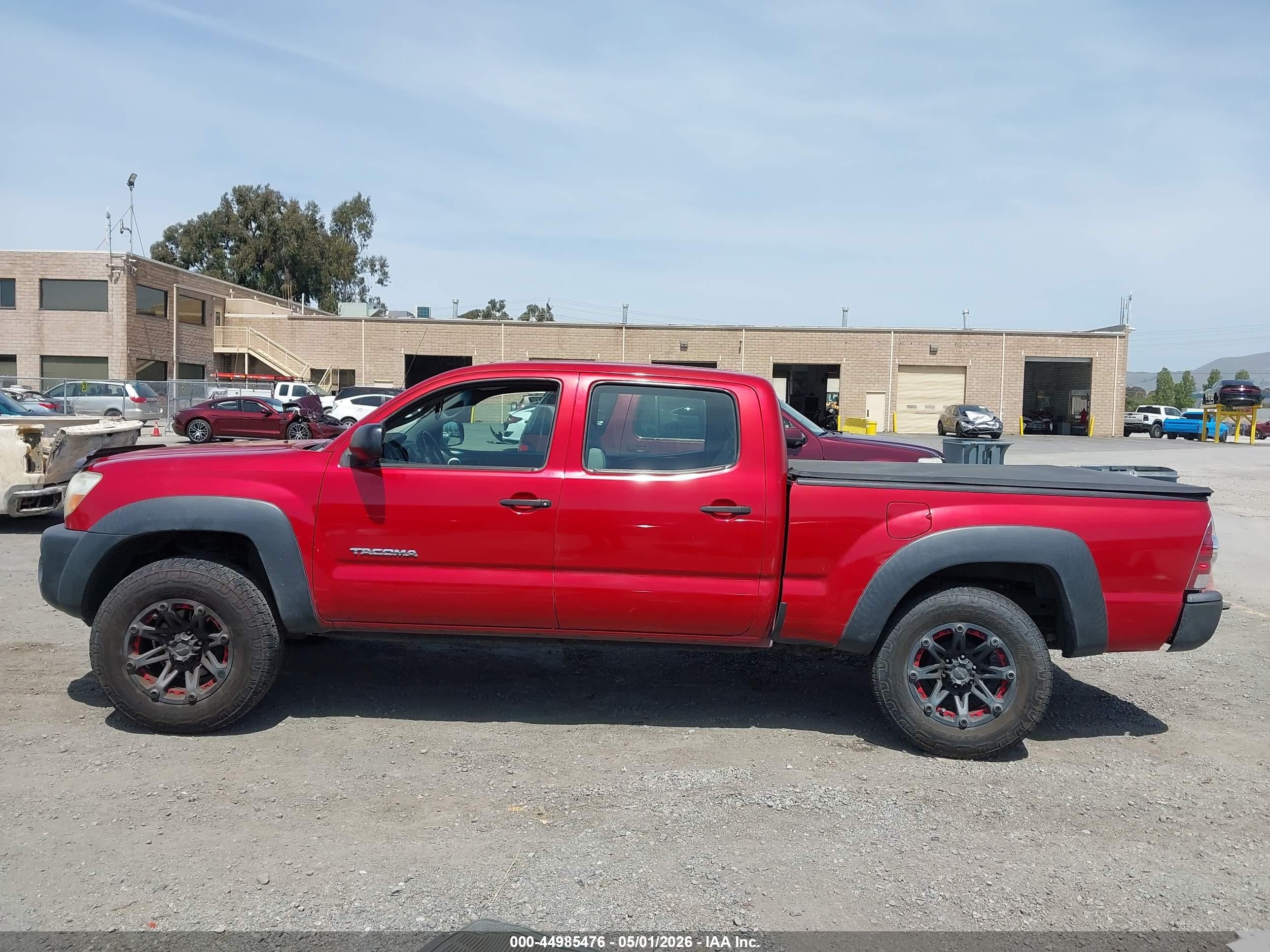 2009 Toyota Tacoma Prerunner V6 Red vin: 3TMKU72N69M020746
