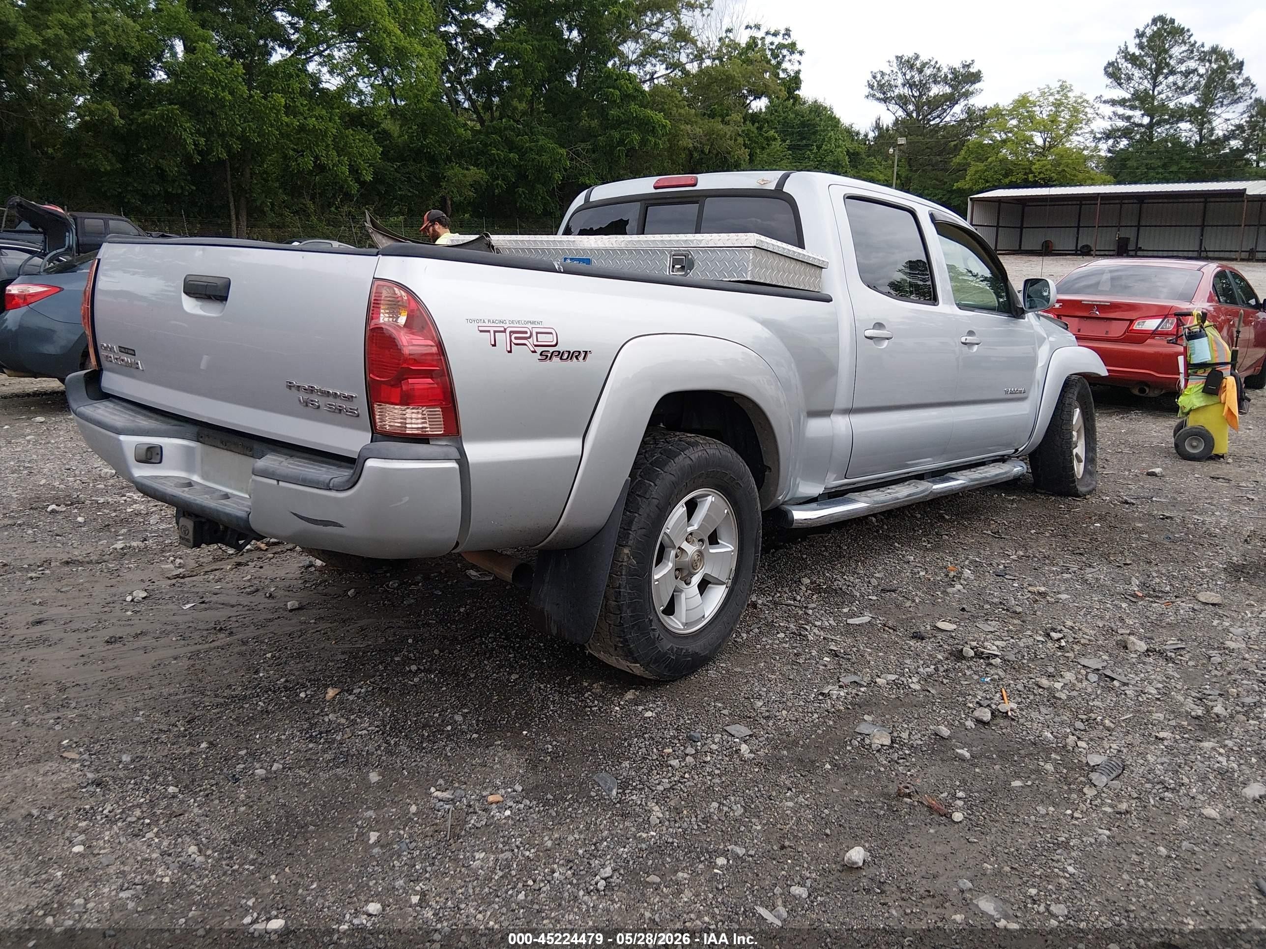 2005 Toyota Tacoma Prerunner V6 Silver vin: 3TMKU72N85M003103