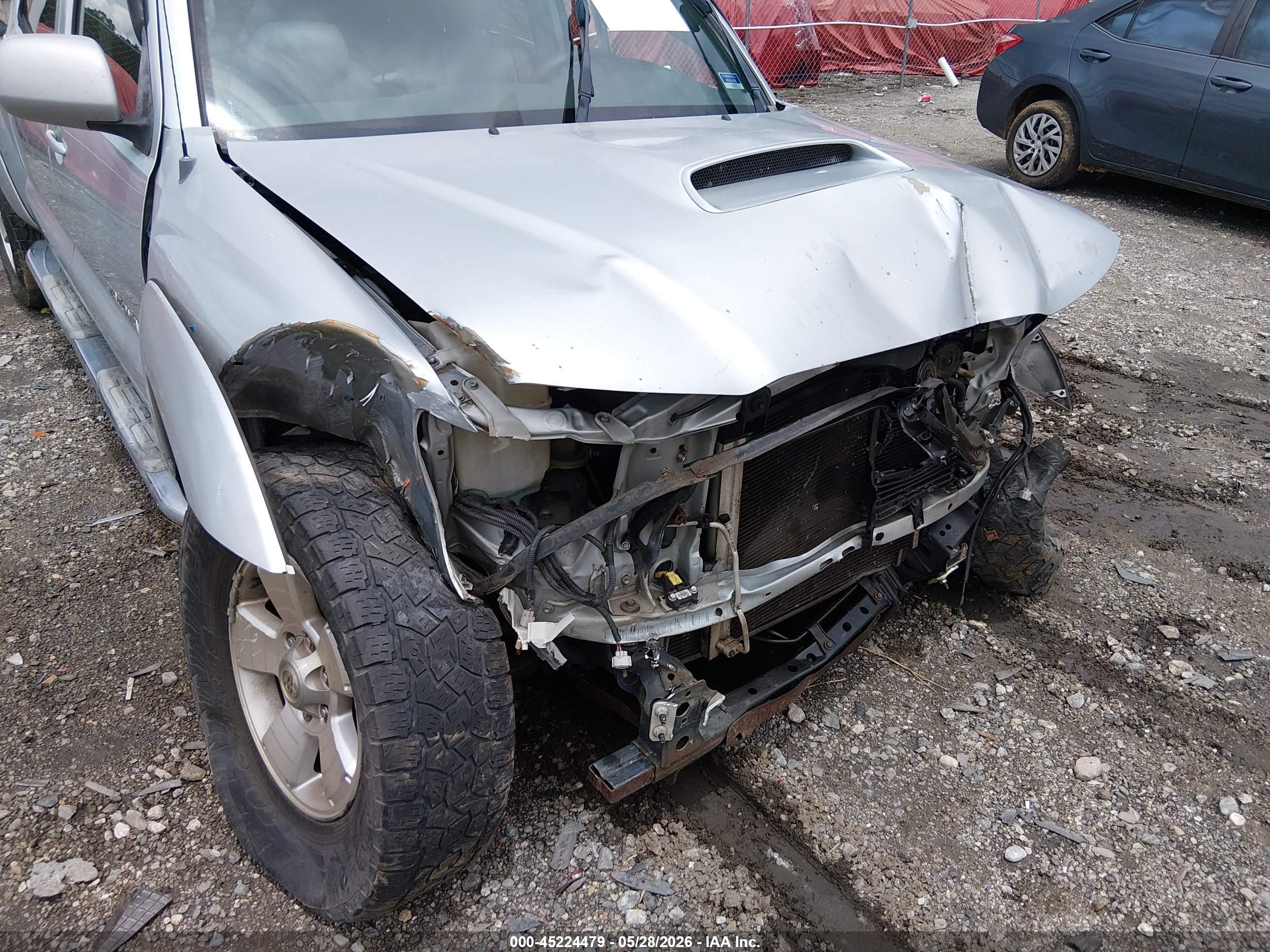2005 Toyota Tacoma Prerunner V6 Silver vin: 3TMKU72N85M003103