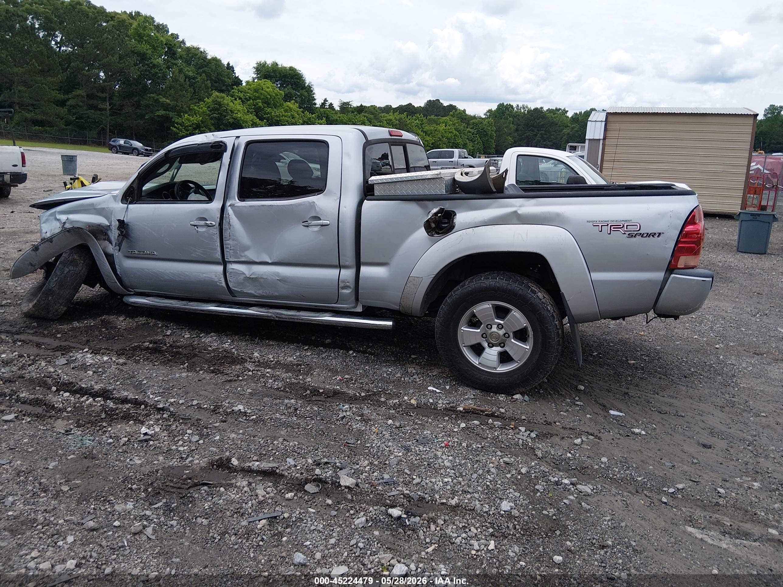 2005 Toyota Tacoma Prerunner V6 Silver vin: 3TMKU72N85M003103