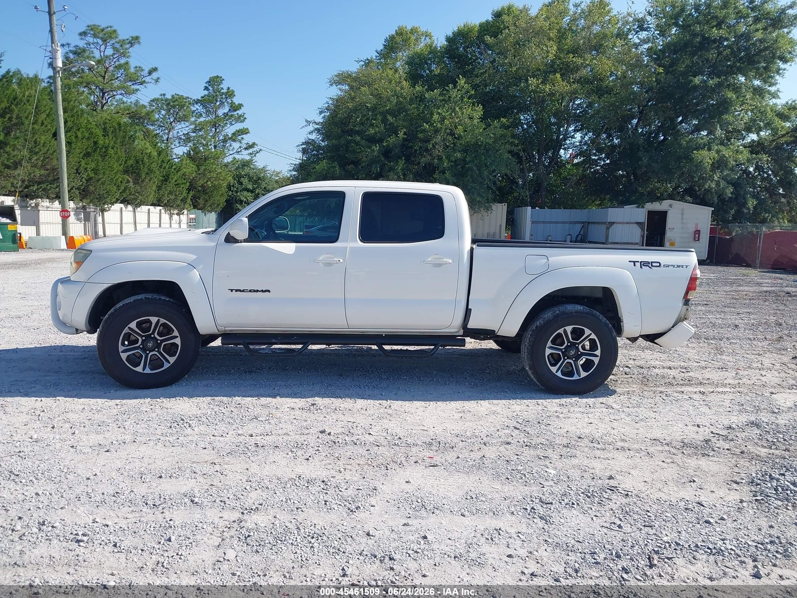 2009 Toyota Tacoma Prerunner V6 White vin: 3TMKU72N89M019937