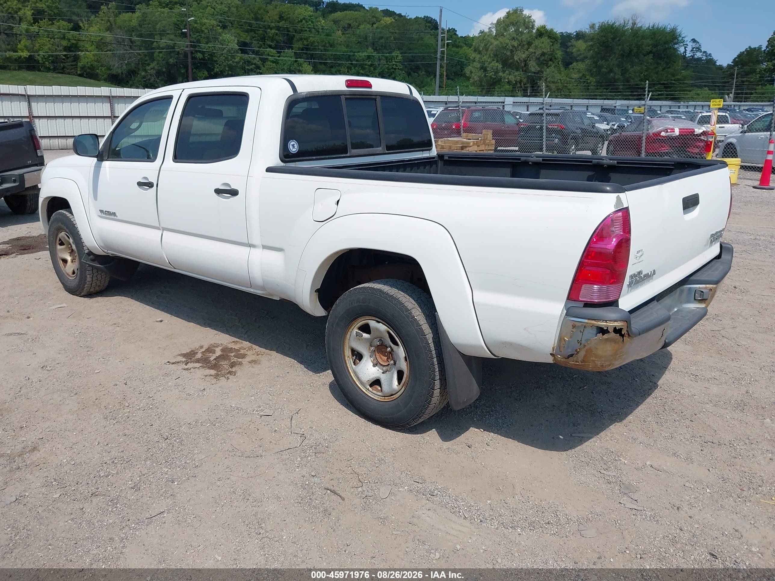 2005 Toyota Tacoma Prerunner V6 White vin: 3TMKU72N95M004471