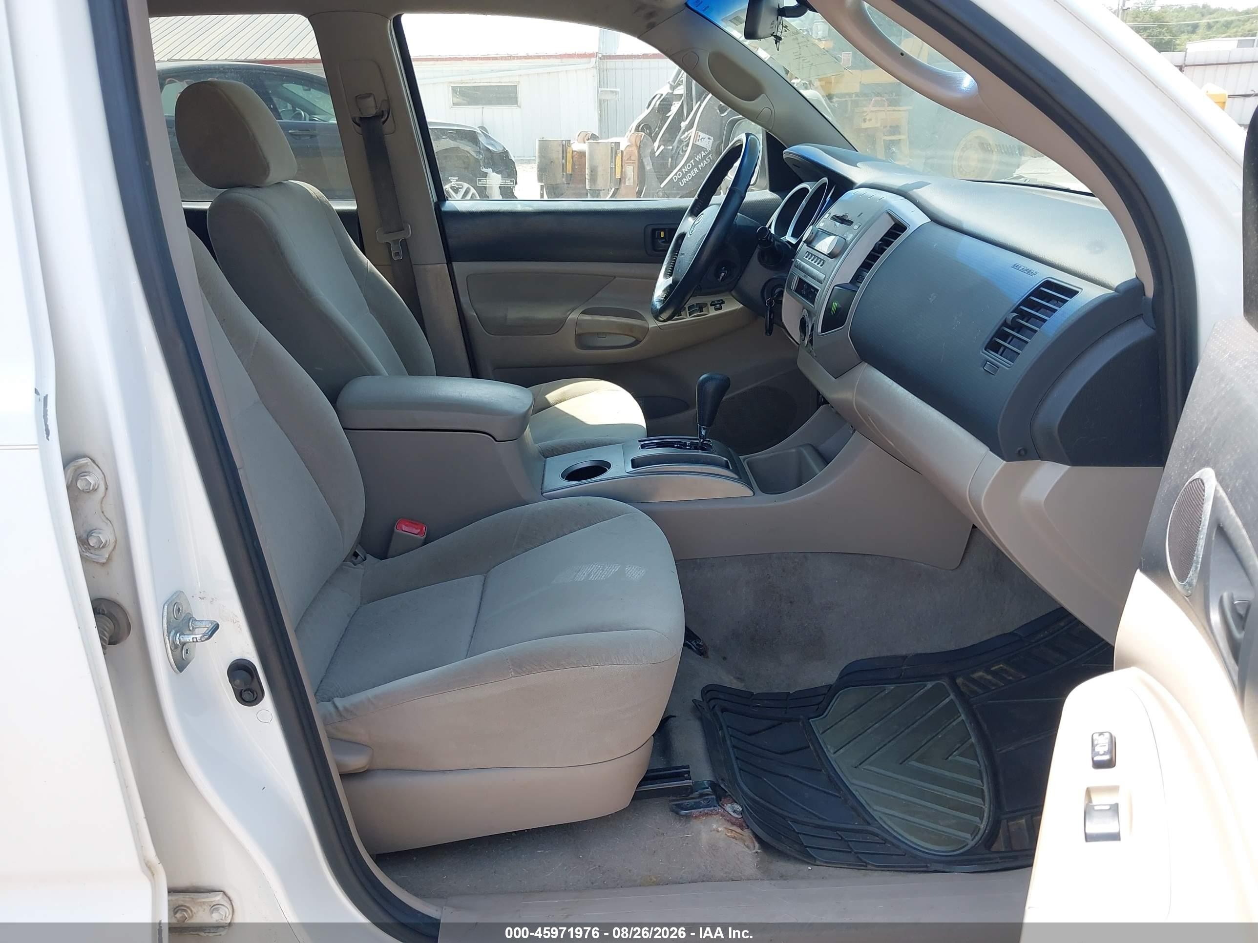 2005 Toyota Tacoma Prerunner V6 White vin: 3TMKU72N95M004471
