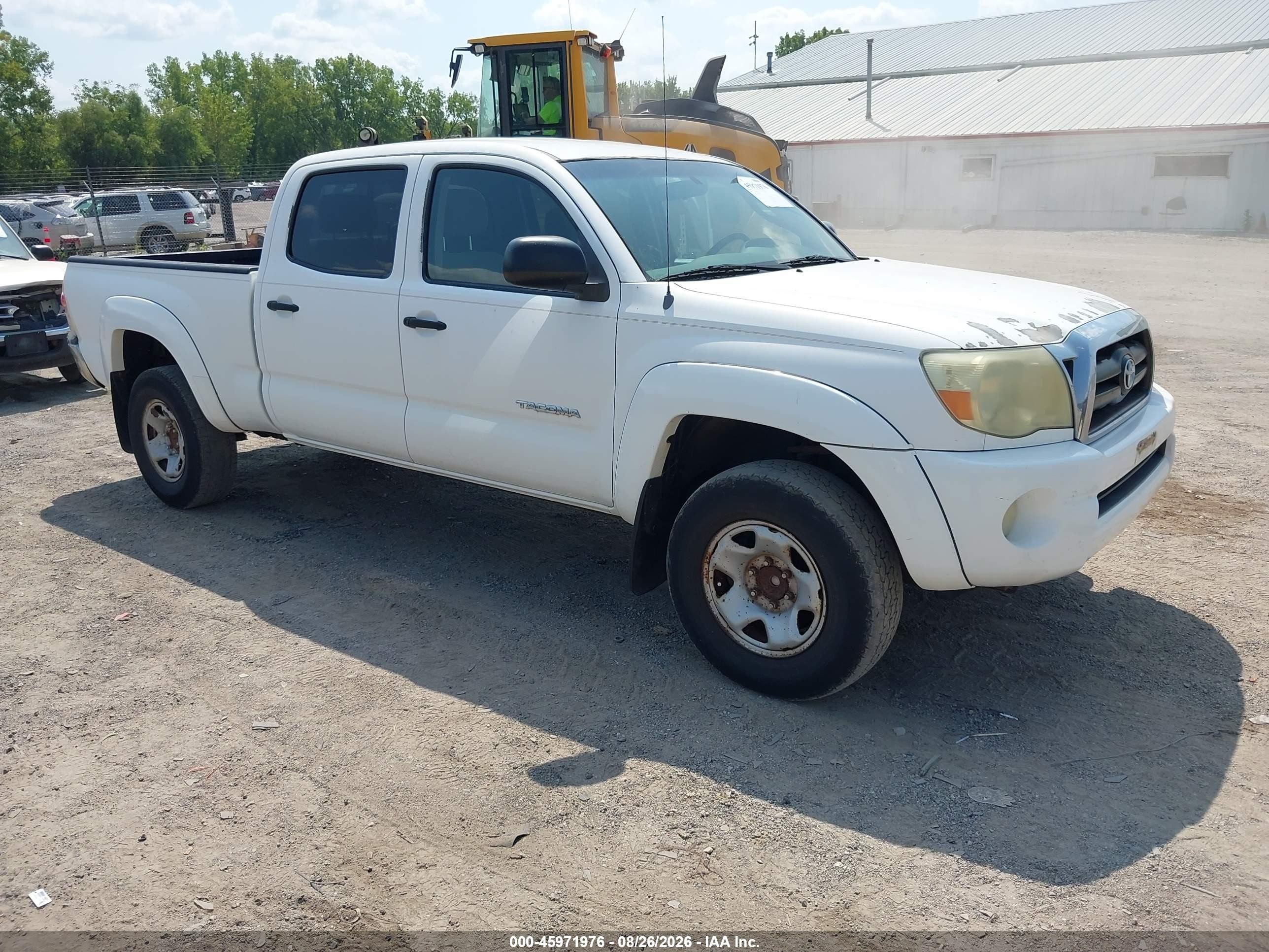 2005 Toyota Tacoma Prerunner V6 White vin: 3TMKU72N95M004471