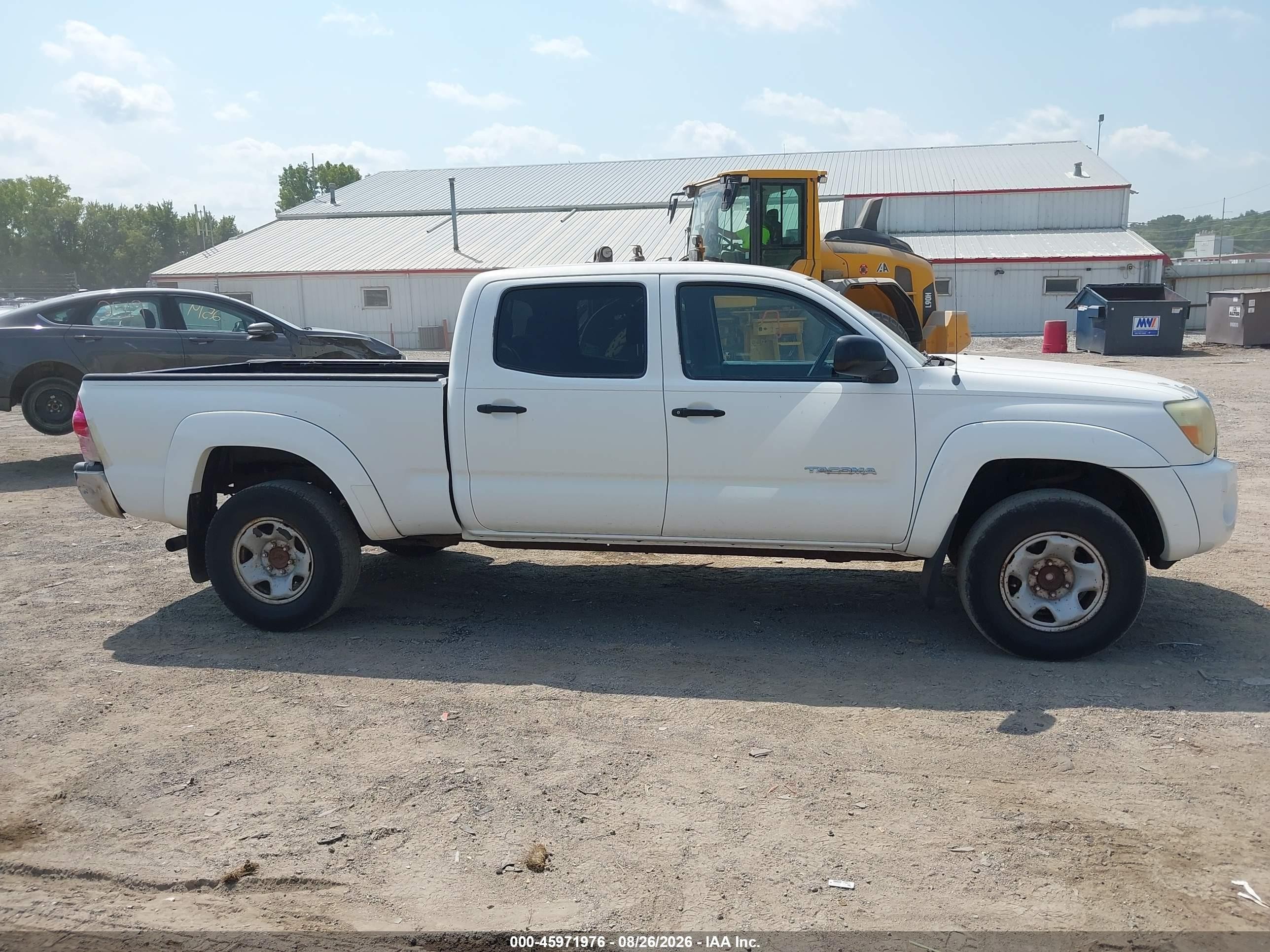 2005 Toyota Tacoma Prerunner V6 White vin: 3TMKU72N95M004471