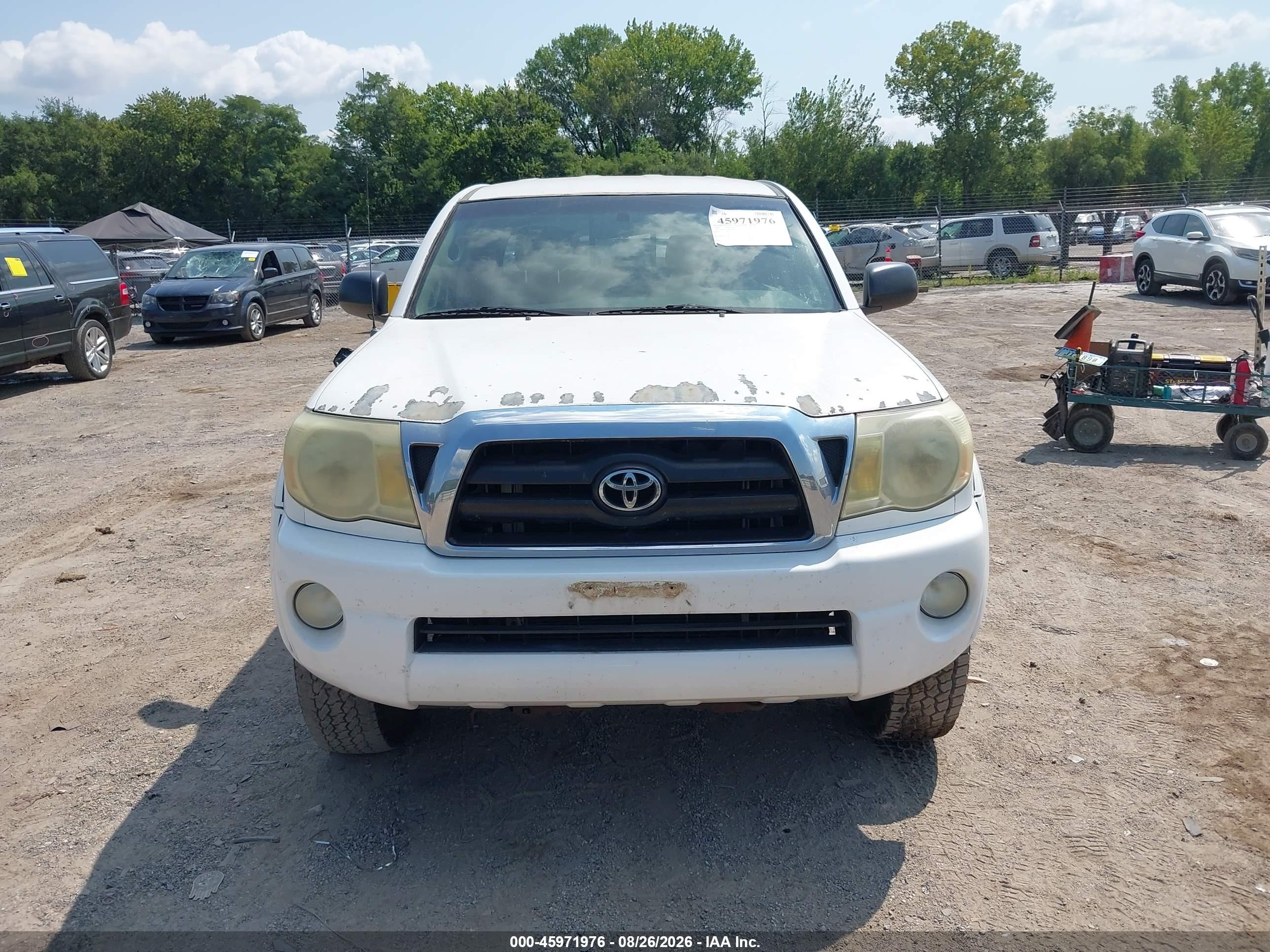 2005 Toyota Tacoma Prerunner V6 White vin: 3TMKU72N95M004471