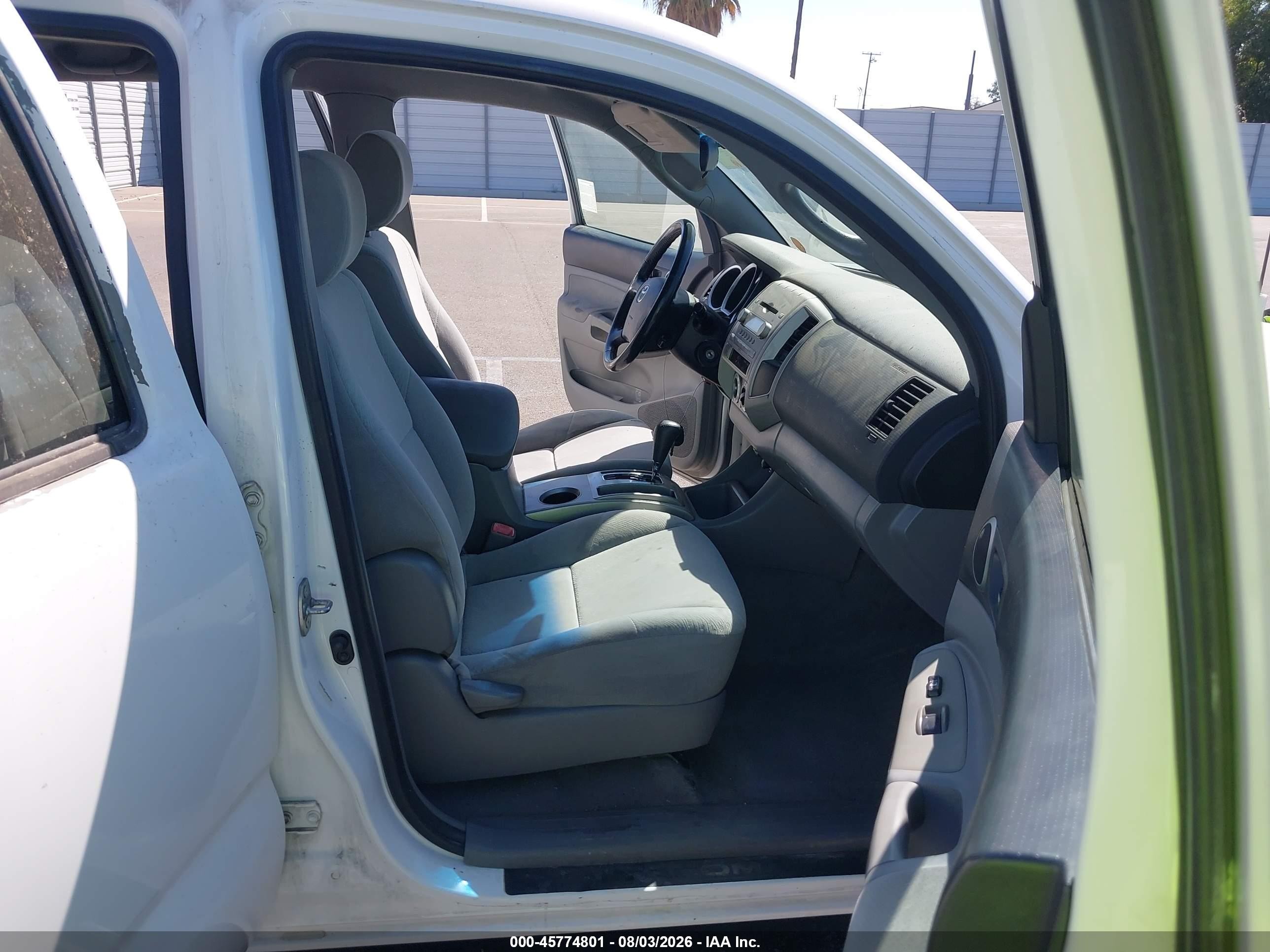 2006 Toyota Tacoma Prerunner V6 White vin: 3TMKU72NX6M005677