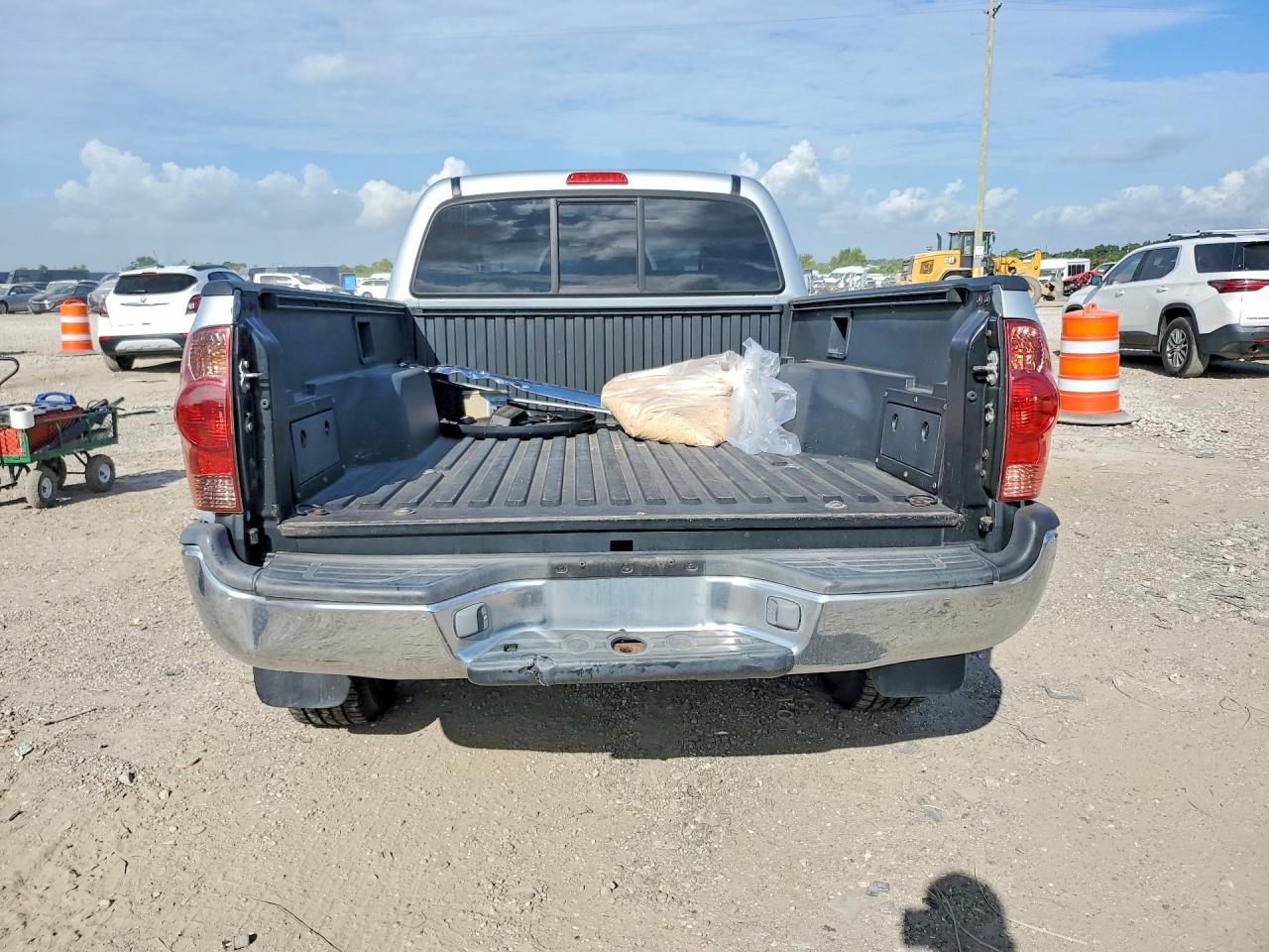 2006 Toyota Tacoma Double Cab Prerunner Long Bed Silver vin: 3TMKU72NX6M006036