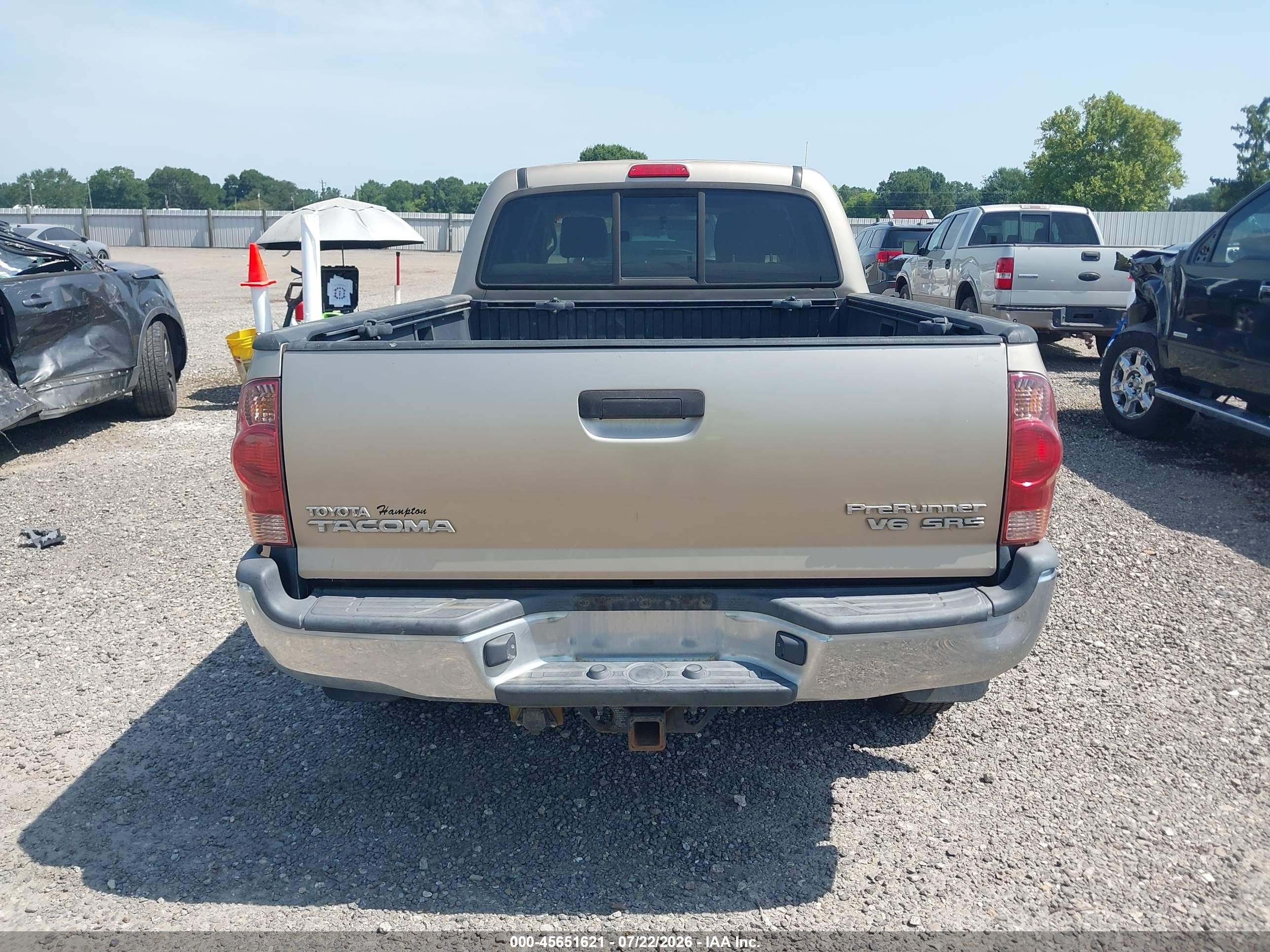 2007 Toyota Tacoma Prerunner V6 Tan vin: 3TMKU72NX7M013263