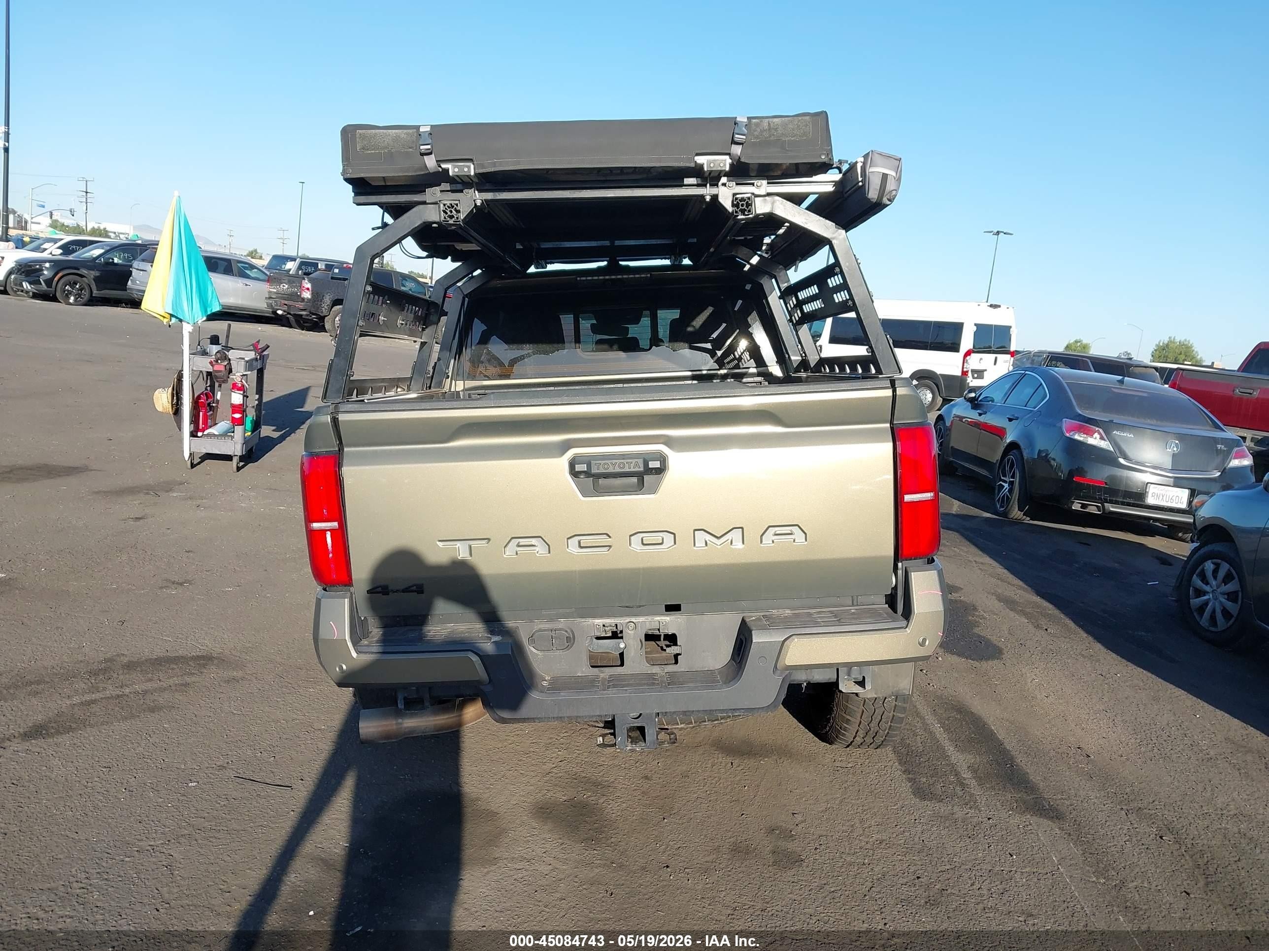 2024 Toyota Tacoma Trd Off Road Beige vin: 3TMLB5JN0RM033248