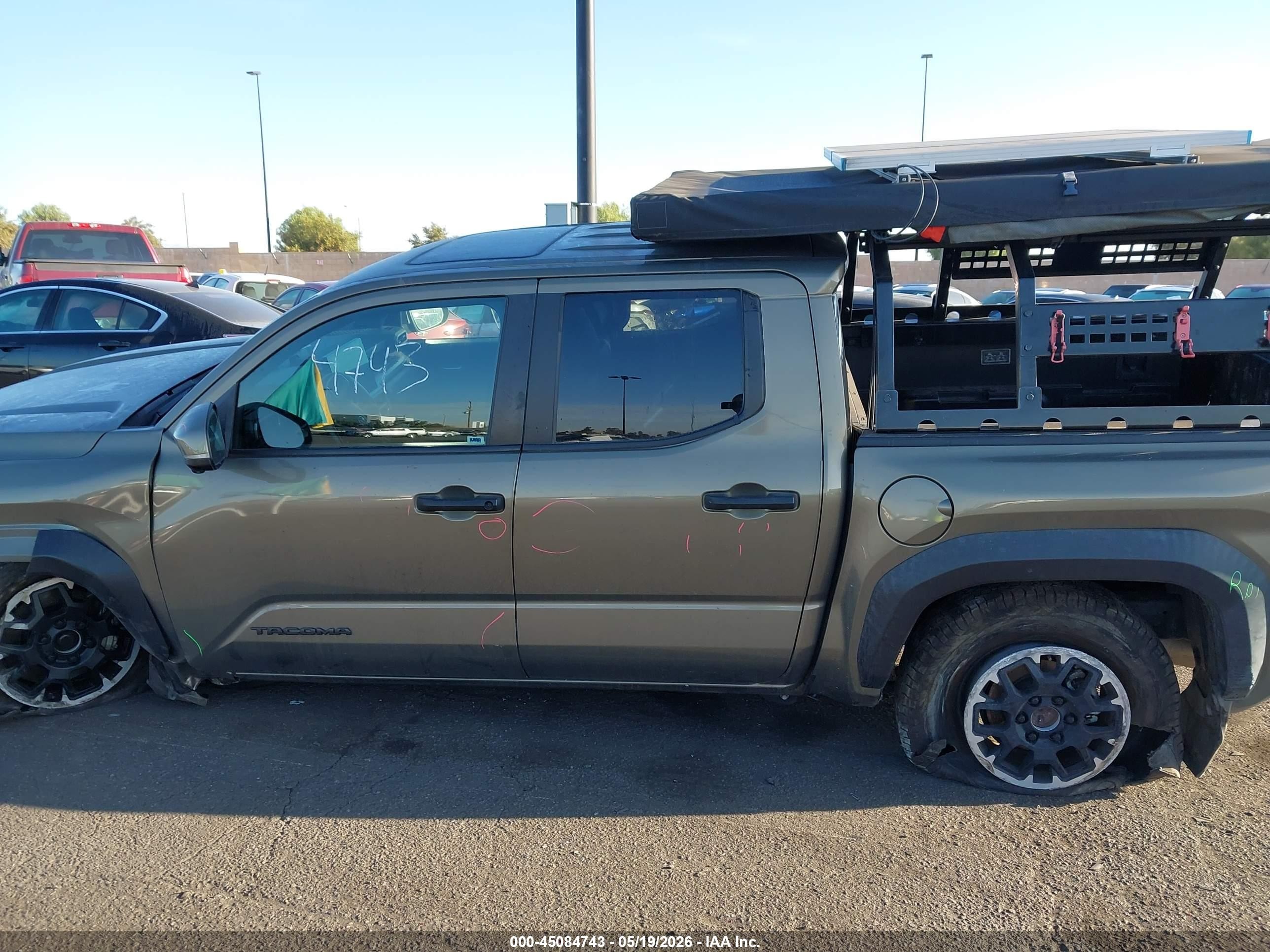 2024 Toyota Tacoma Trd Off Road Beige vin: 3TMLB5JN0RM033248