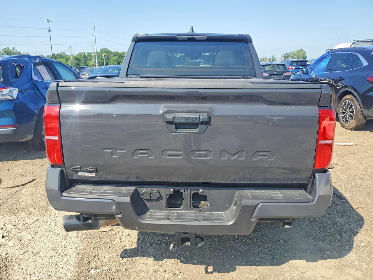 2025 Toyota Tacoma Sr5 Gray vin: 3TMLB5JN0SM157459