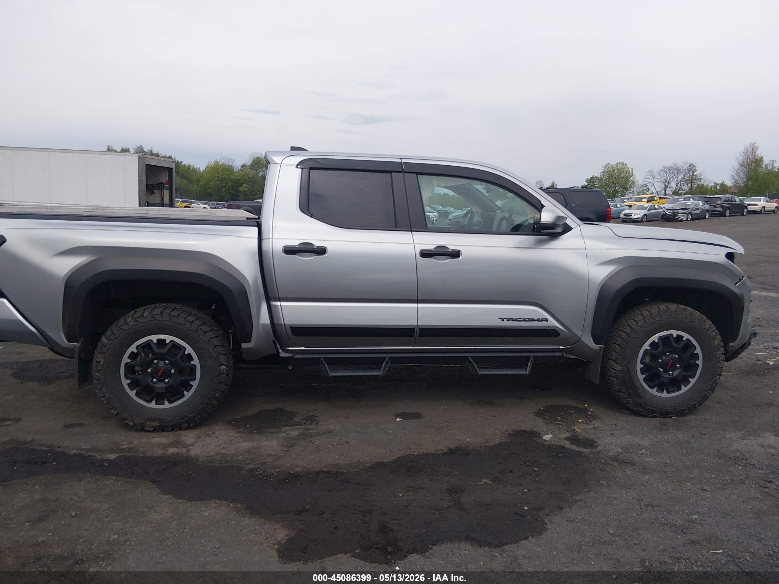 2024 Toyota Tacoma Trd Off Road Silver vin: 3TMLB5JN1RM038457