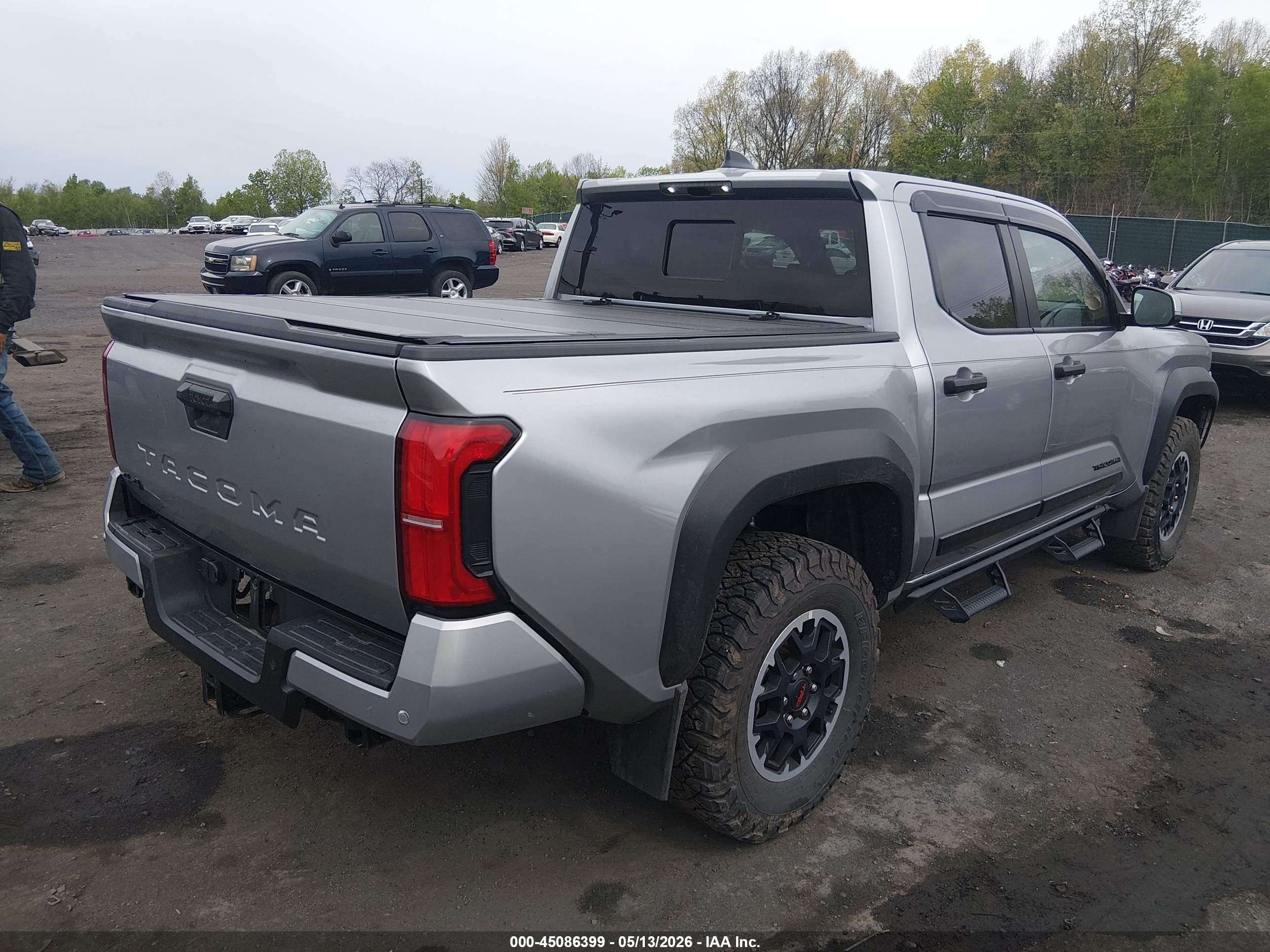 2024 Toyota Tacoma Trd Off Road Silver vin: 3TMLB5JN1RM038457