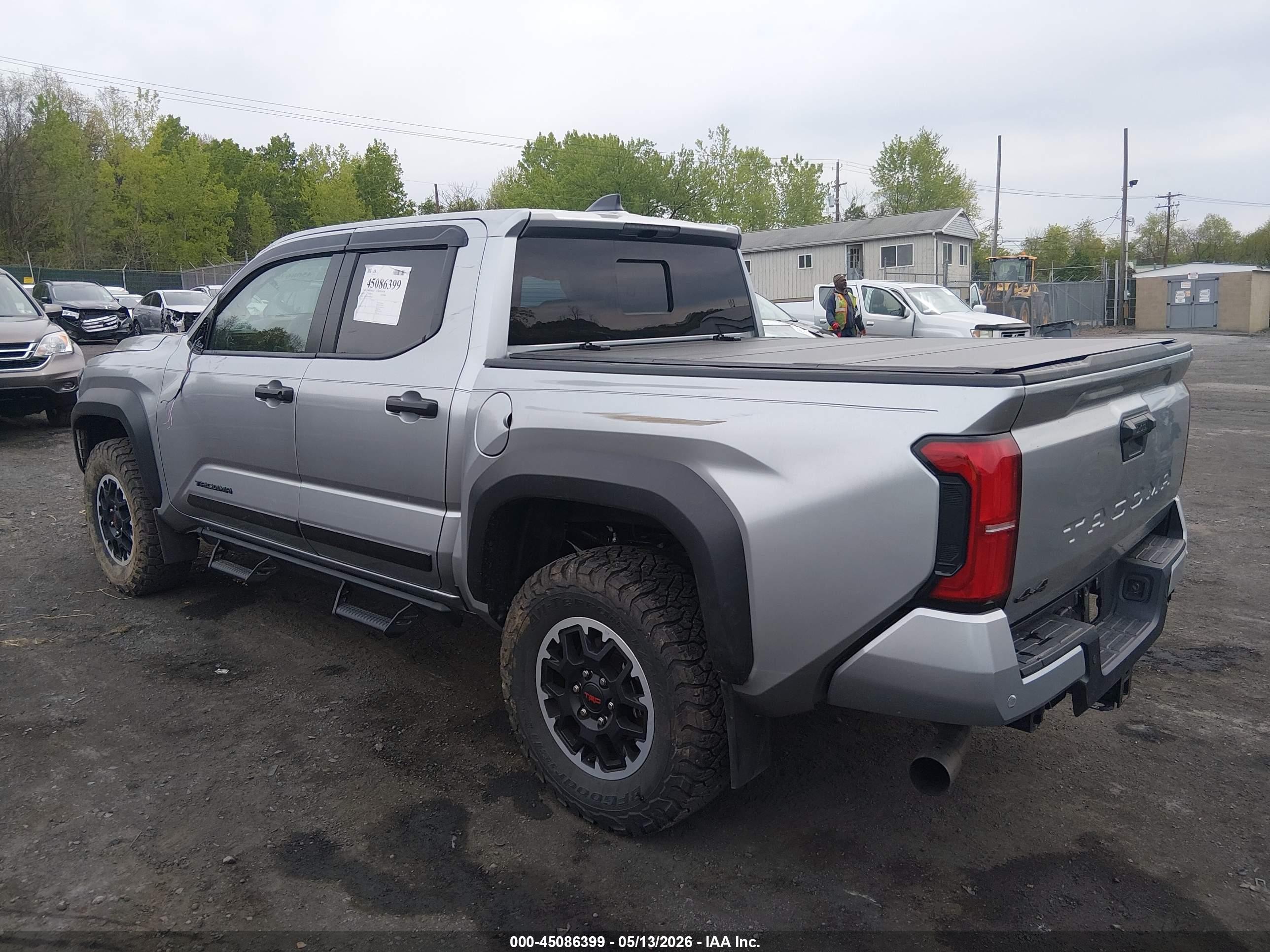 2024 Toyota Tacoma Trd Off Road Silver vin: 3TMLB5JN1RM038457