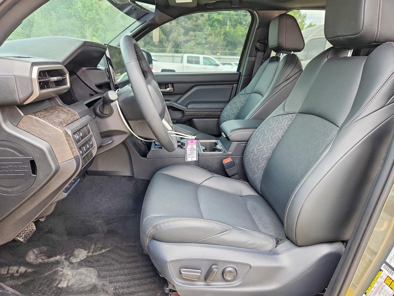 2025 Toyota Tacoma Limited Зеленый vin: 3TMLB5JN1SM108710