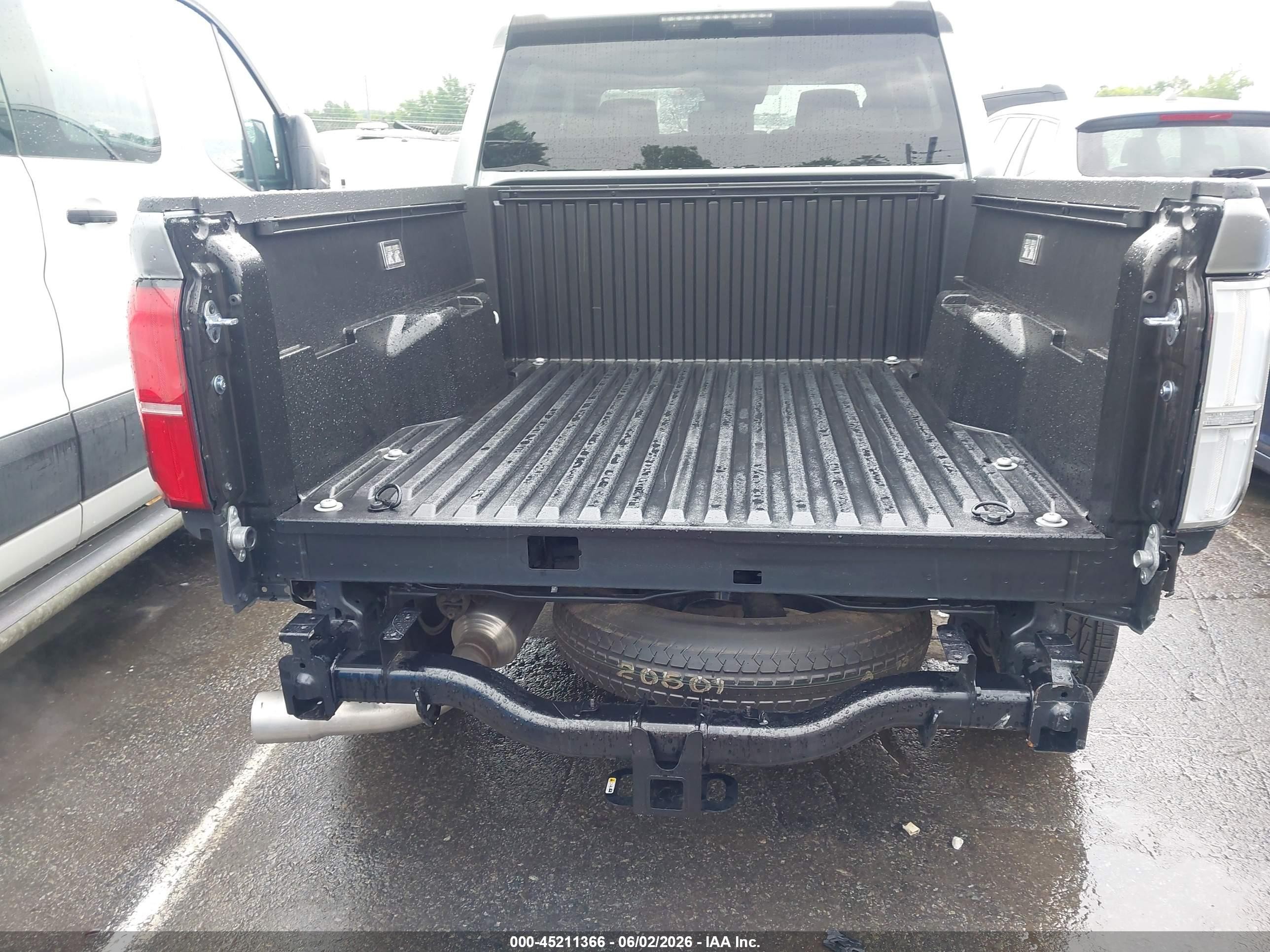 2026 Toyota Tacoma Sr5 Gray vin: 3TMLB5JN1TM225320