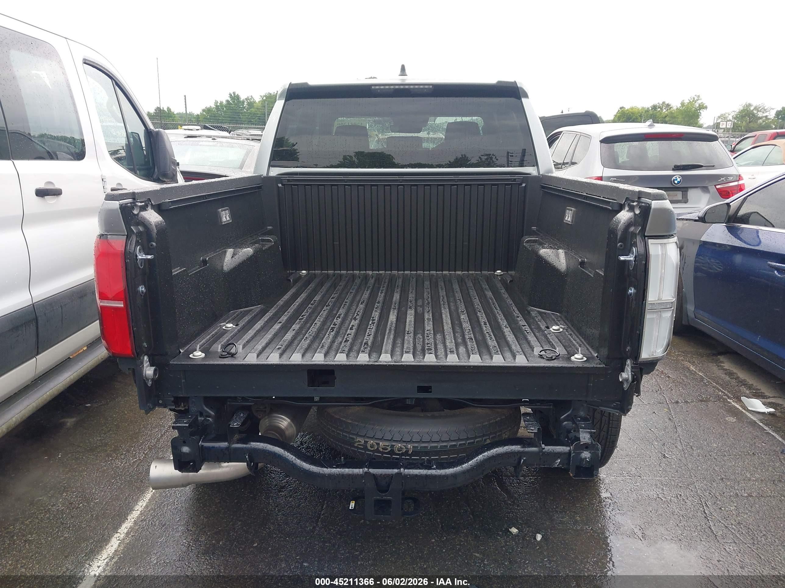 2026 Toyota Tacoma Sr5 Gray vin: 3TMLB5JN1TM225320