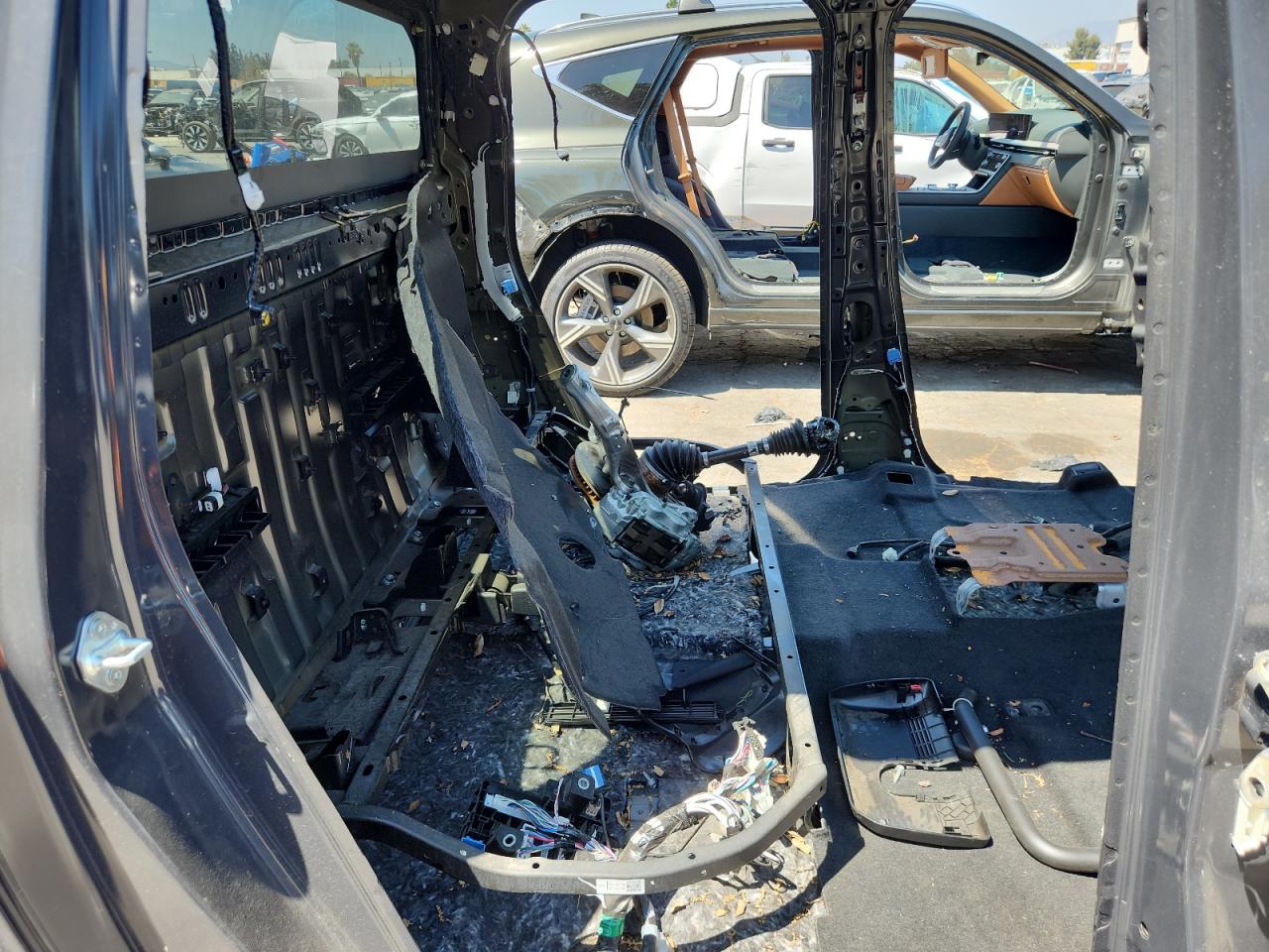 2025 Toyota Tacoma Trd Off-road Black vin: 3TMLB5JN2SM167734 Damage: Center Console, Missing, Replacement Required