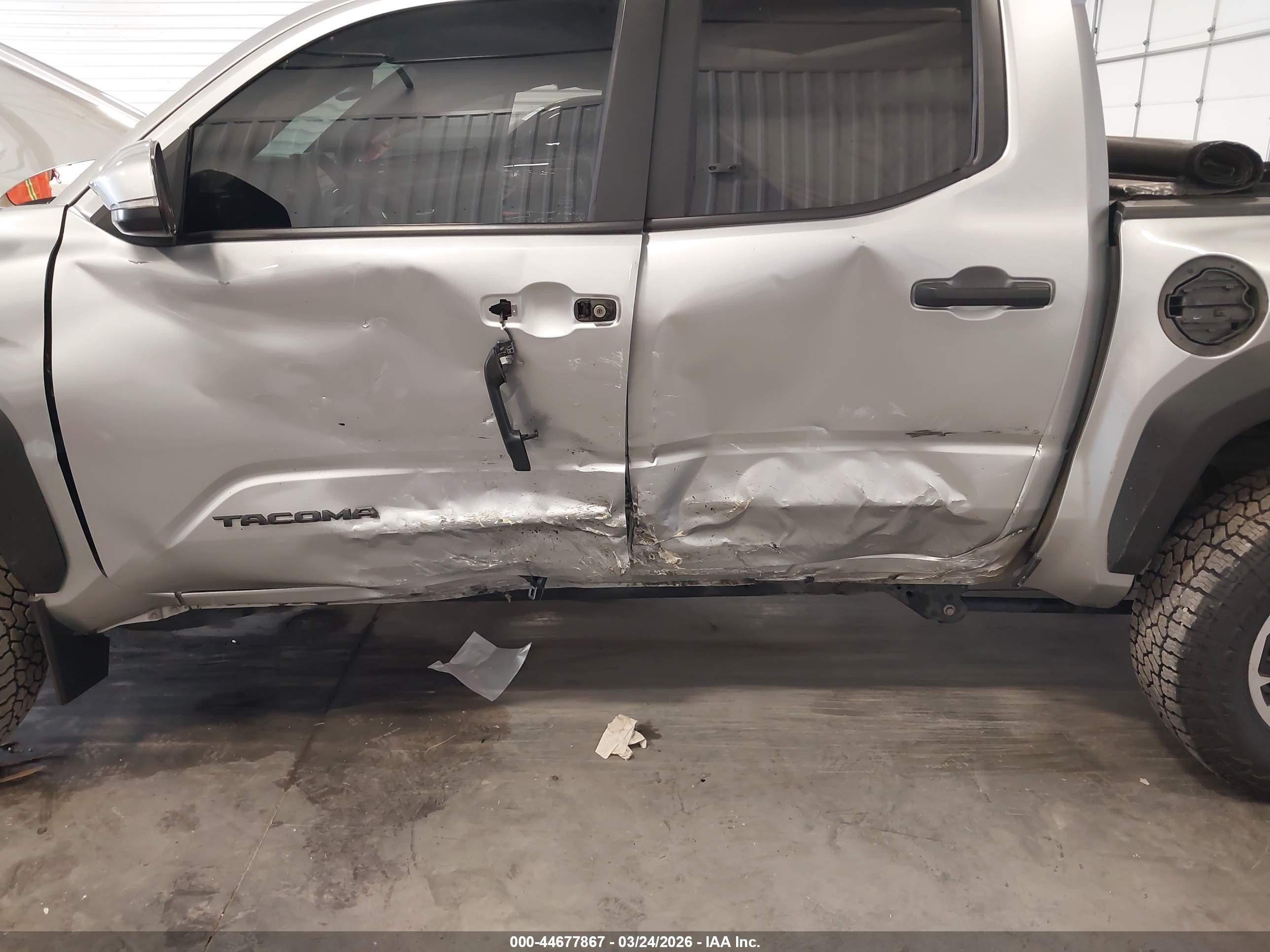 2024 Toyota Tacoma Trd Off Road Silver vin: 3TMLB5JN3RM054241