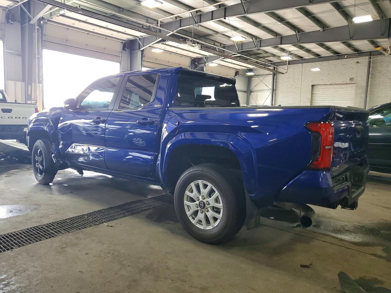 2024 Toyota Tacoma Sr5 Blue vin: 3TMLB5JN4RM020017