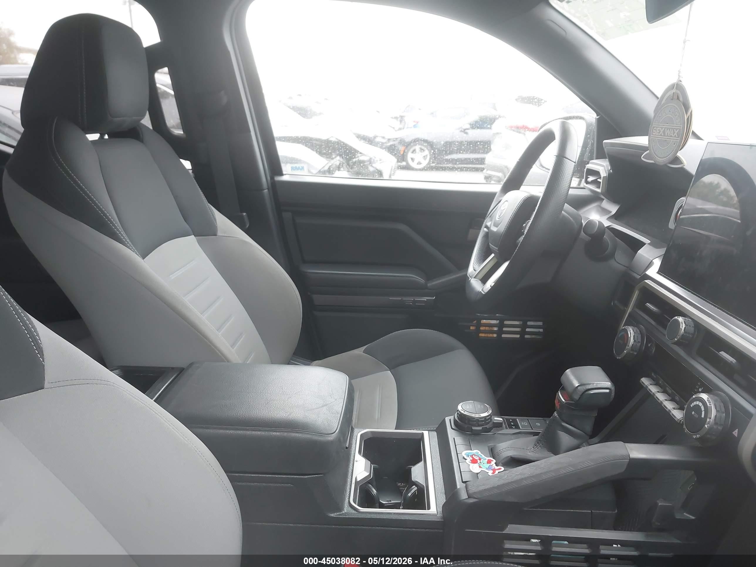 2024 Toyota Tacoma Trd Sport Черный vin: 3TMLB5JN5RM074023