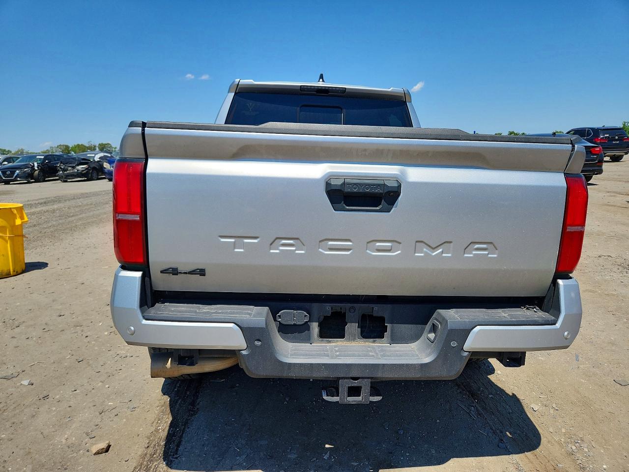2024 Toyota Tacoma Trd Sport Silver vin: 3TMLB5JN6RM001808