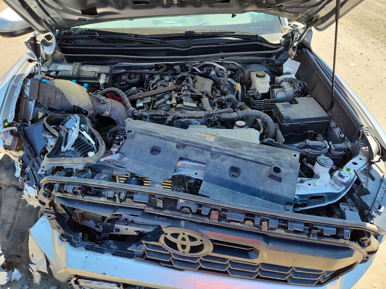 2024 Toyota Tacoma Trd Sport Silver vin: 3TMLB5JN6RM001808