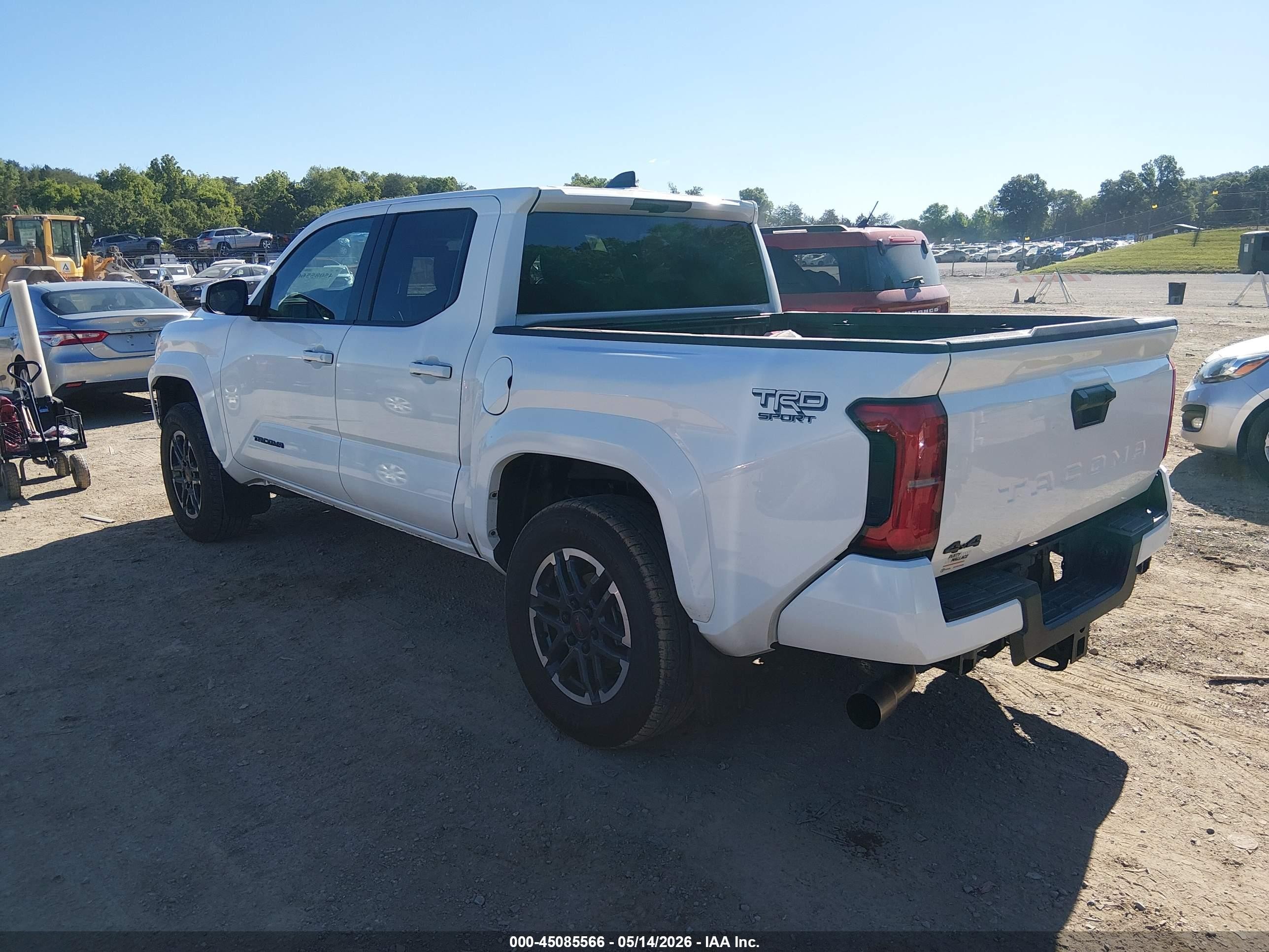 2024 Toyota Tacoma Trd Sport White vin: 3TMLB5JN6RM012677