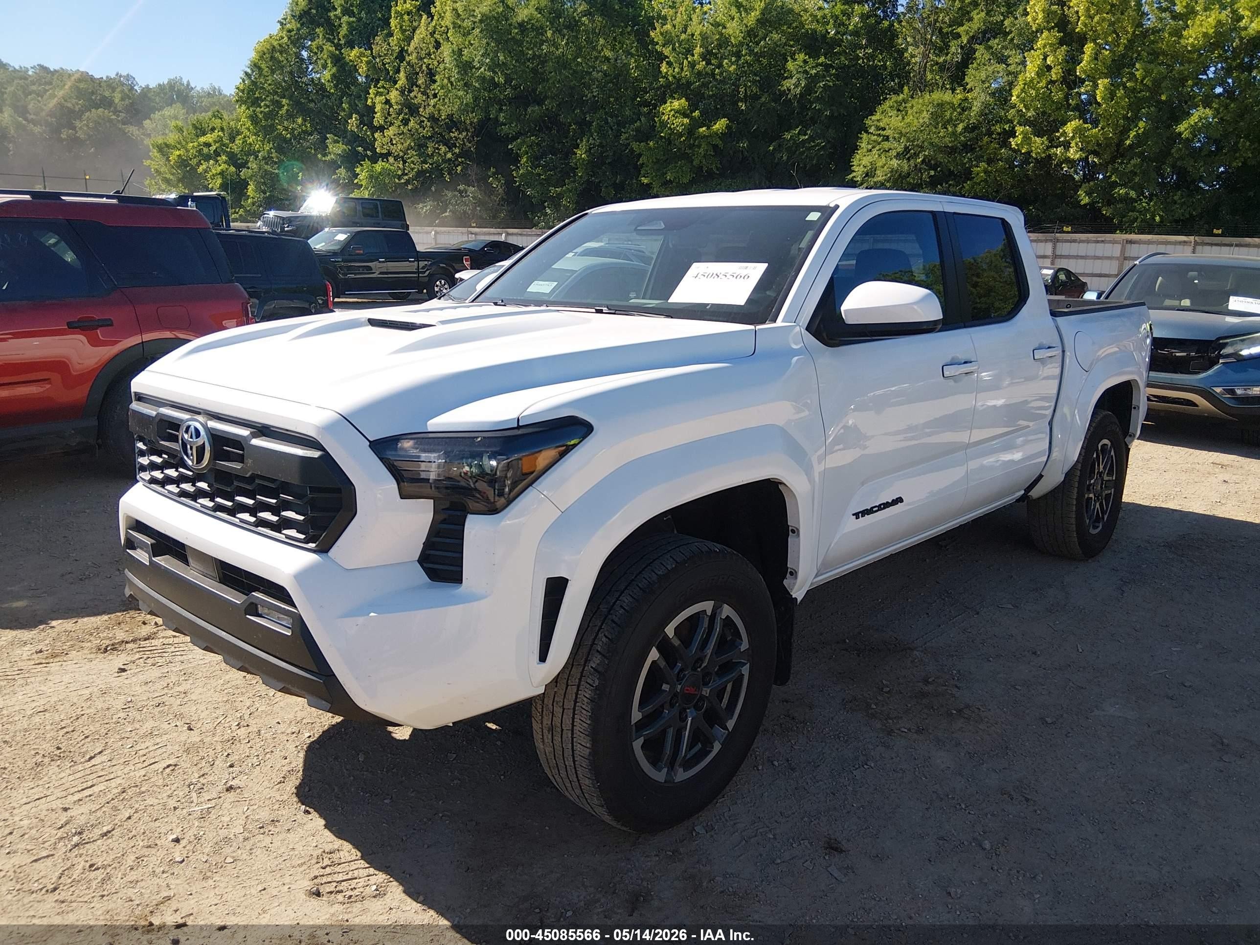 2024 Toyota Tacoma Trd Sport White vin: 3TMLB5JN6RM012677