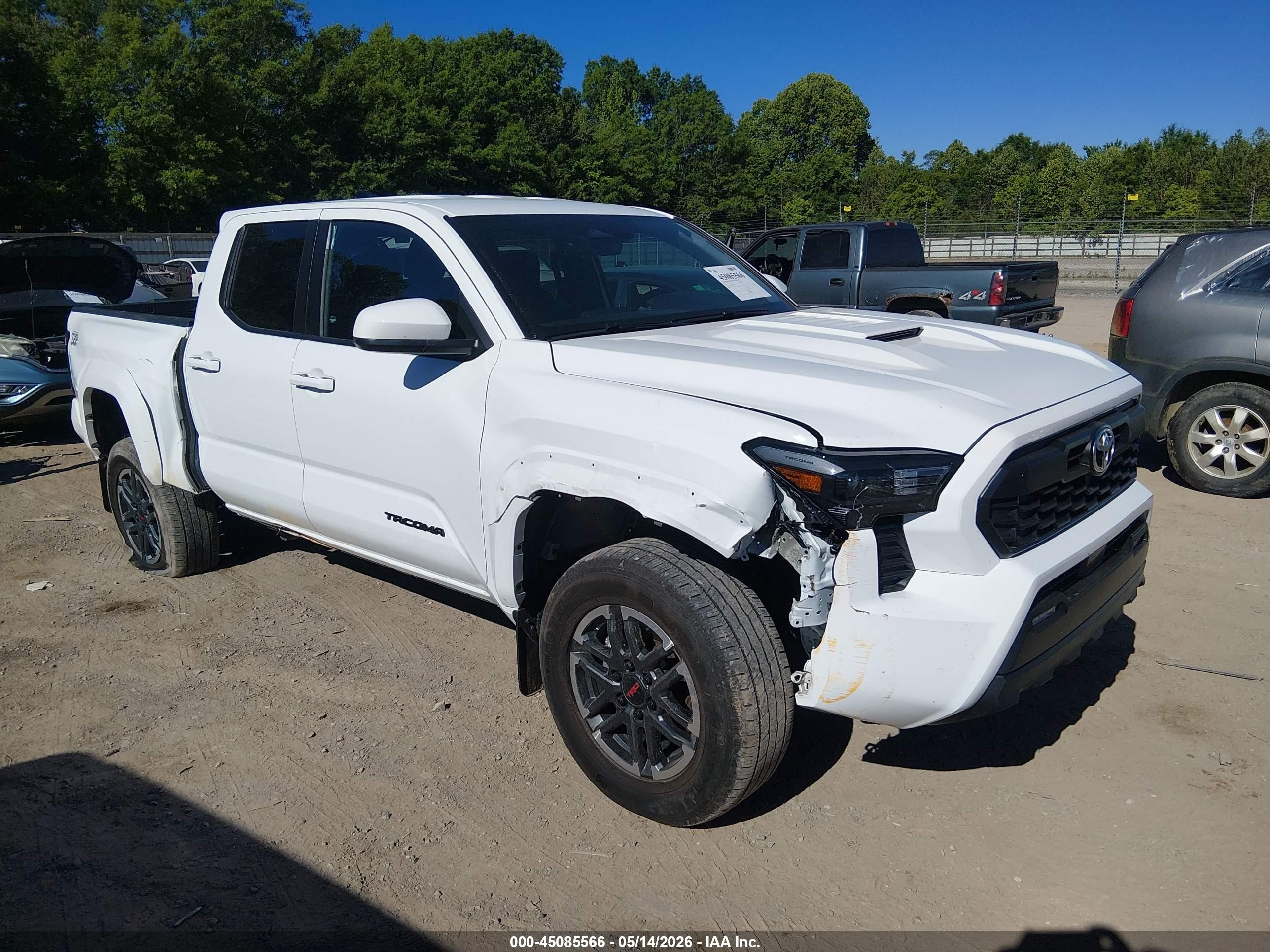 2024 Toyota Tacoma Trd Sport White vin: 3TMLB5JN6RM012677
