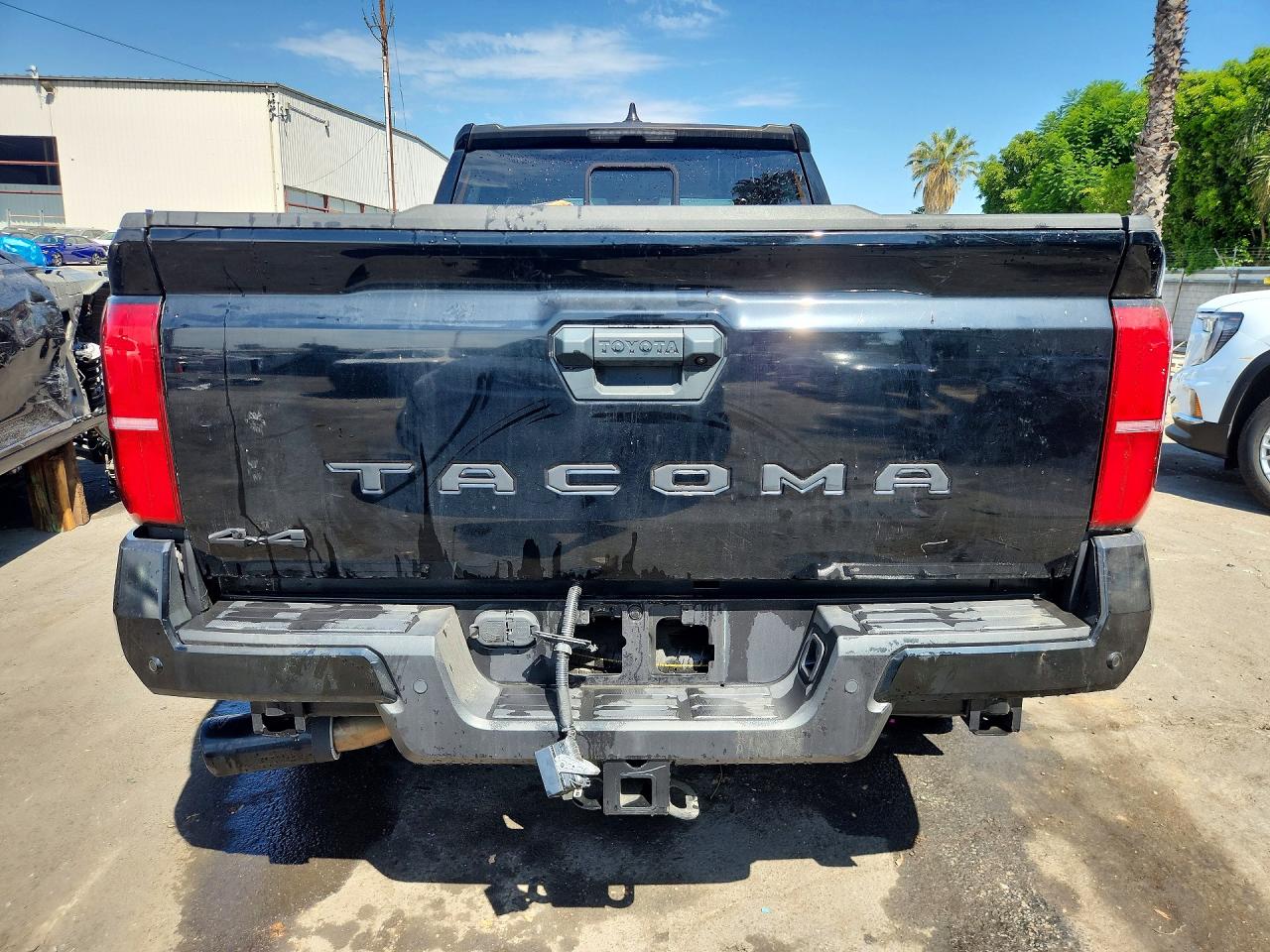 2024 Toyota Tacoma Sr5 Gray vin: 3TMLB5JN6RM042701