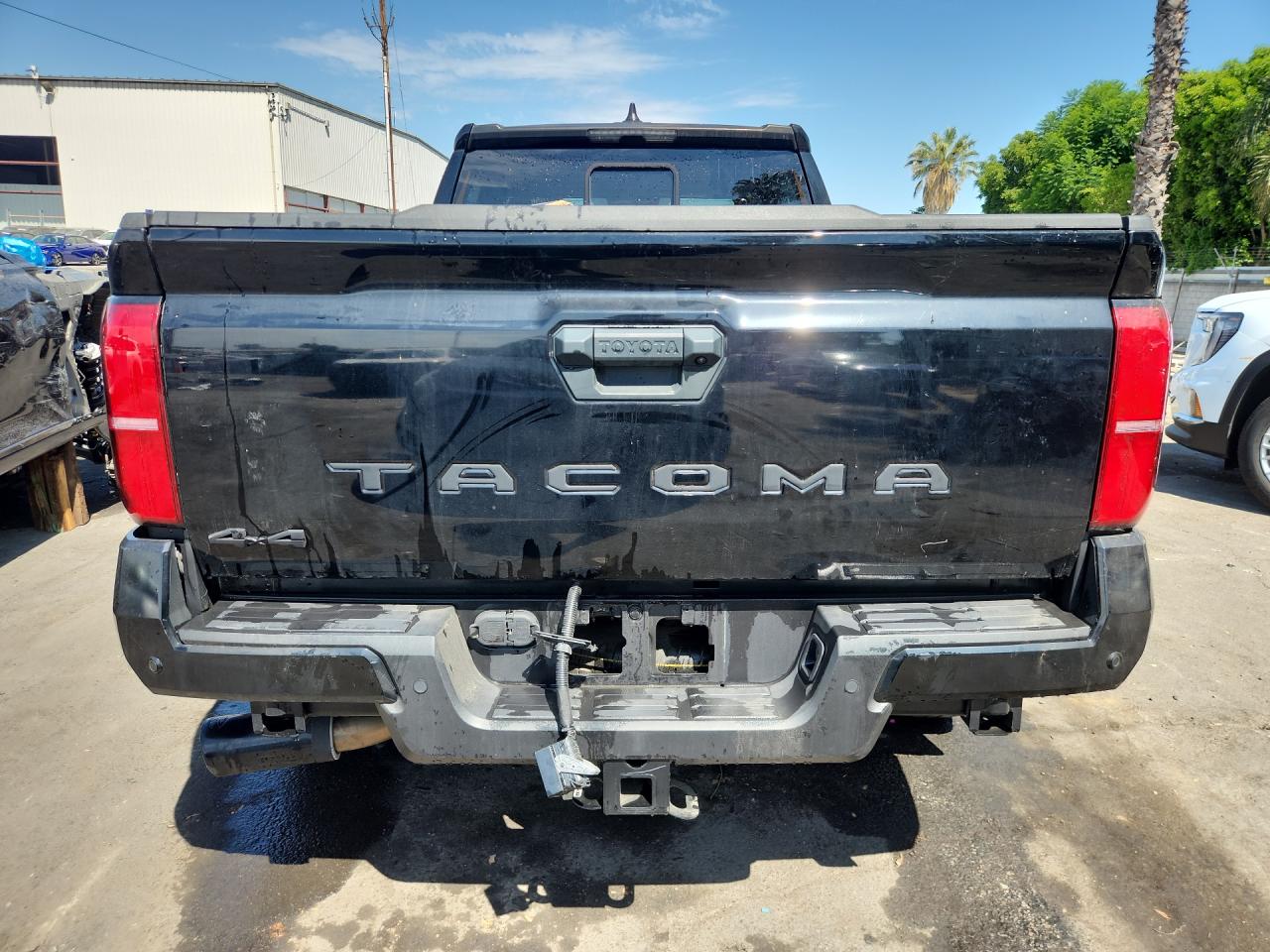 2024 Toyota Tacoma Sr5 Gray vin: 3TMLB5JN6RM042701 Damage: Tailgate, Dent(S) W/ Paint Dmg, > 12 Inches
