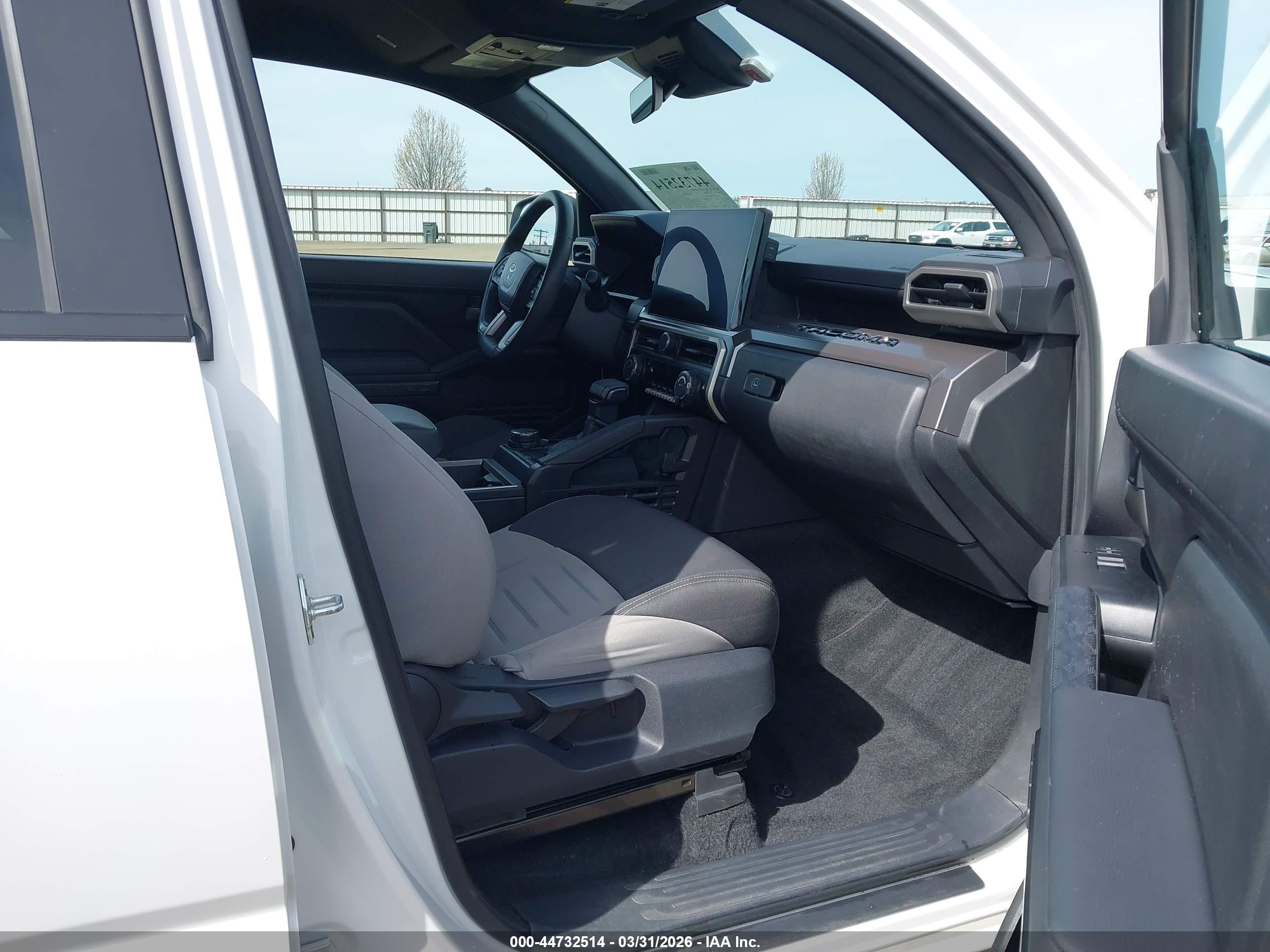 2024 Toyota Tacoma Trd Off Road Белый vin: 3TMLB5JN7RM040780