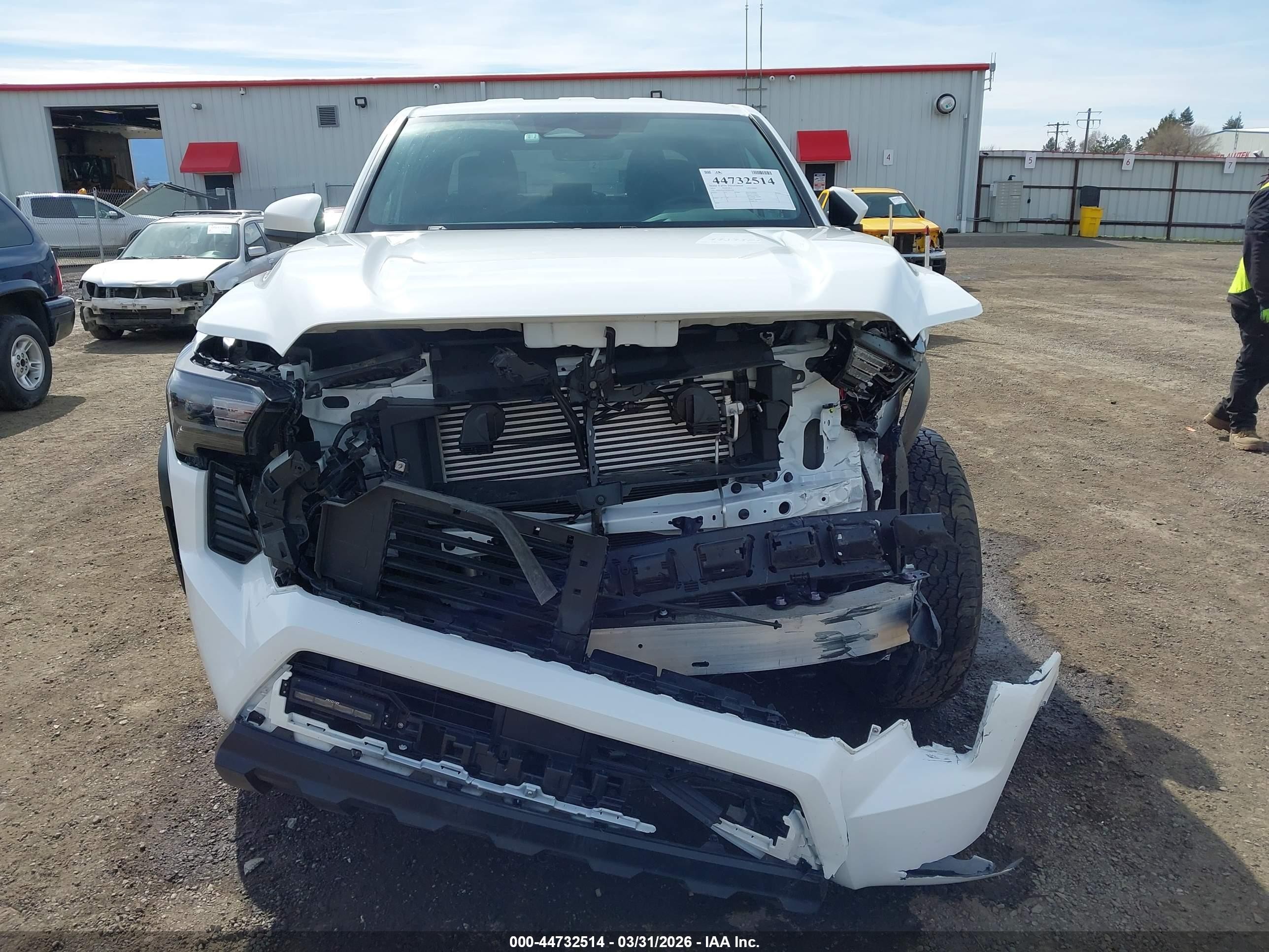 2024 Toyota Tacoma Trd Off Road Белый vin: 3TMLB5JN7RM040780
