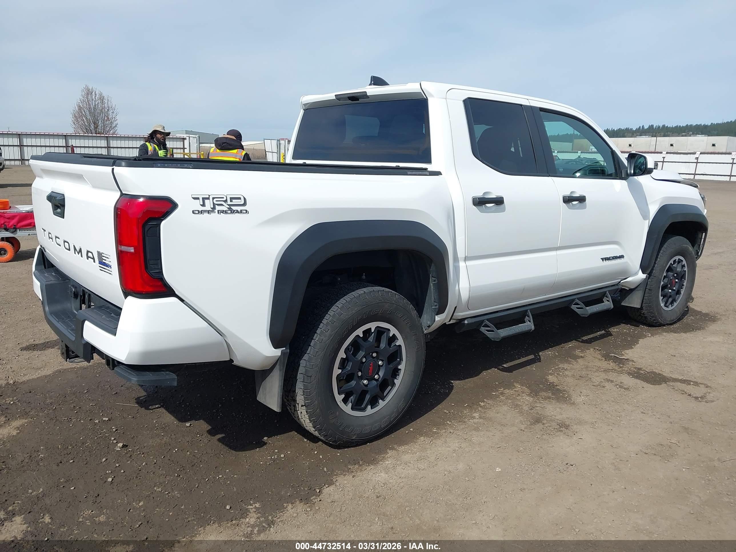 2024 Toyota Tacoma Trd Off Road Белый vin: 3TMLB5JN7RM040780