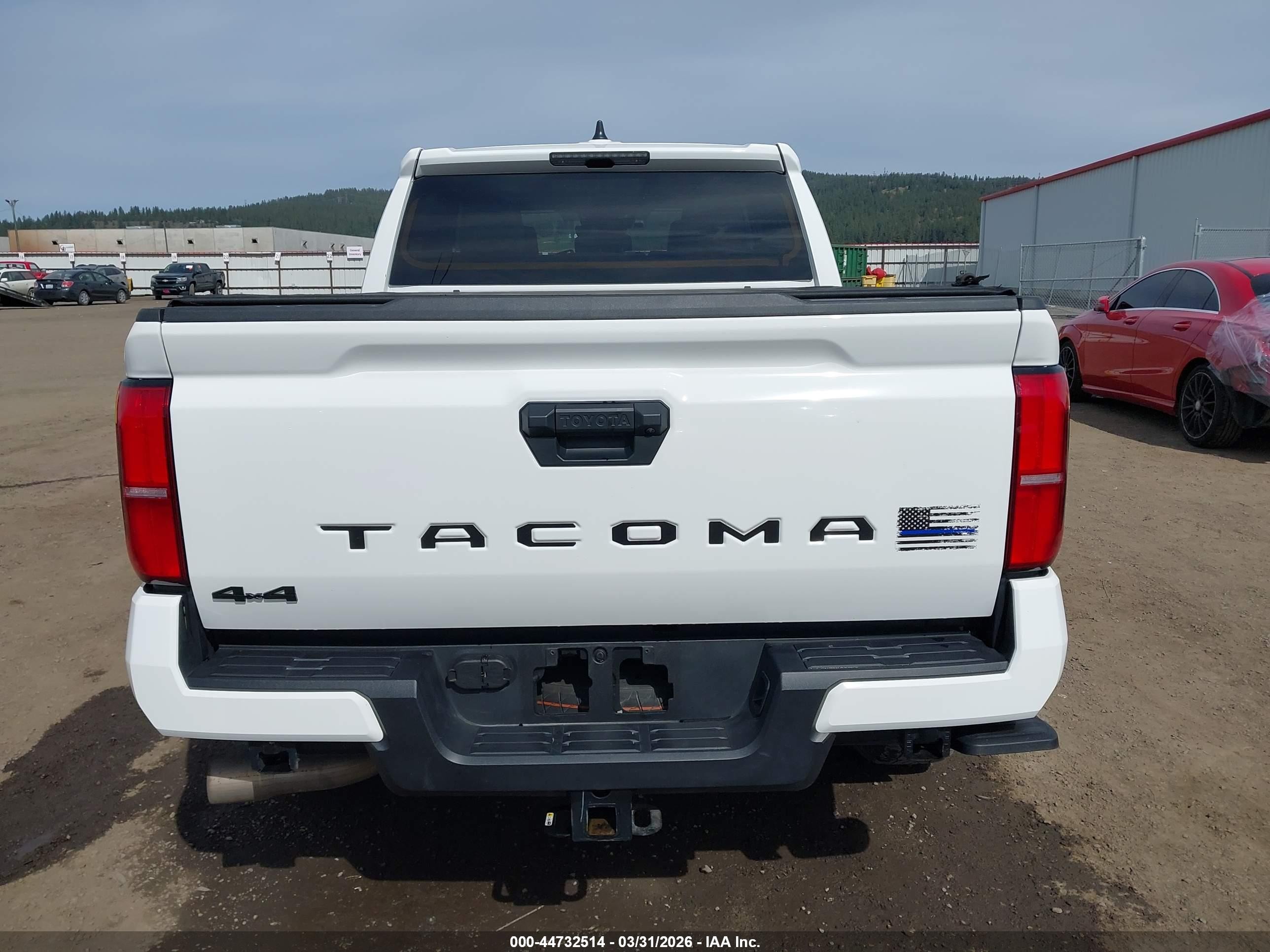 2024 Toyota Tacoma Trd Off Road Белый vin: 3TMLB5JN7RM040780