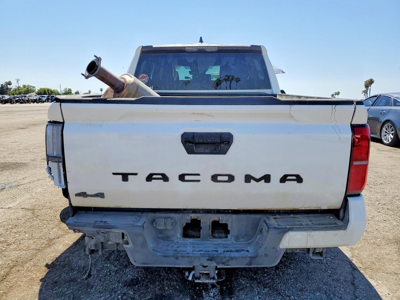 2025 Toyota Tacoma Sr5 White vin: 3TMLB5JN7SM197859