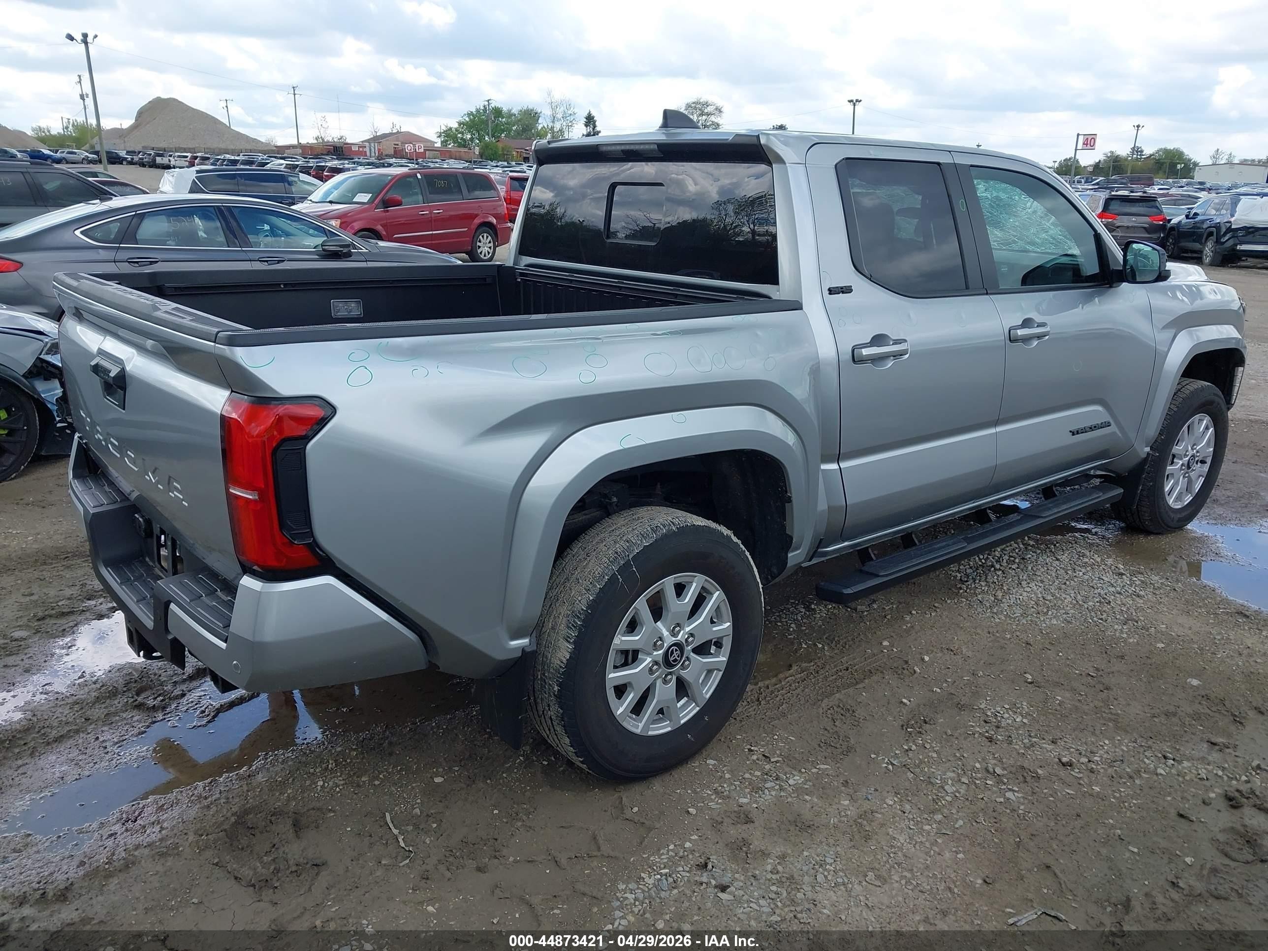 2024 Toyota Tacoma Sr5 Silver vin: 3TMLB5JN8RM051562