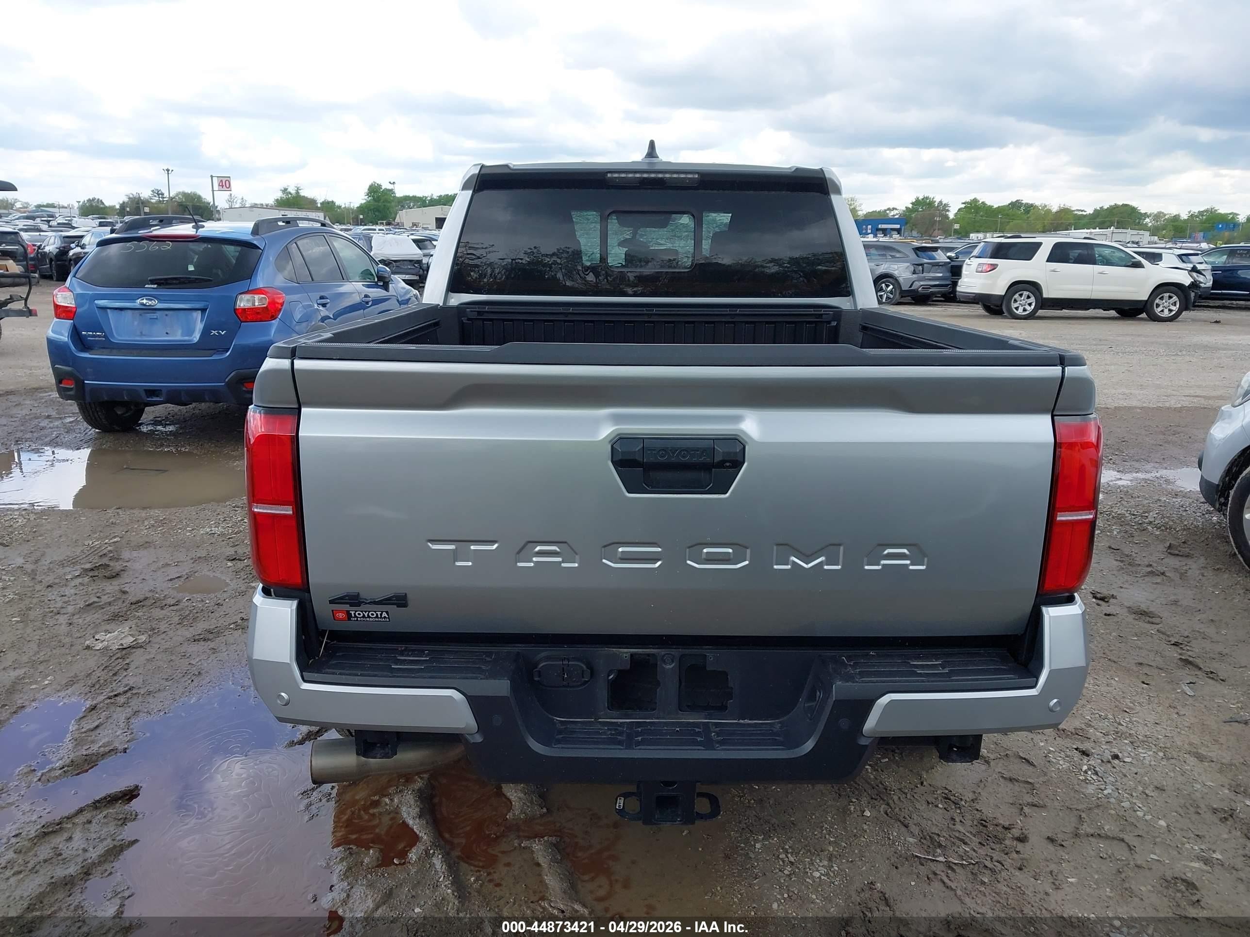 2024 Toyota Tacoma Sr5 Silver vin: 3TMLB5JN8RM051562