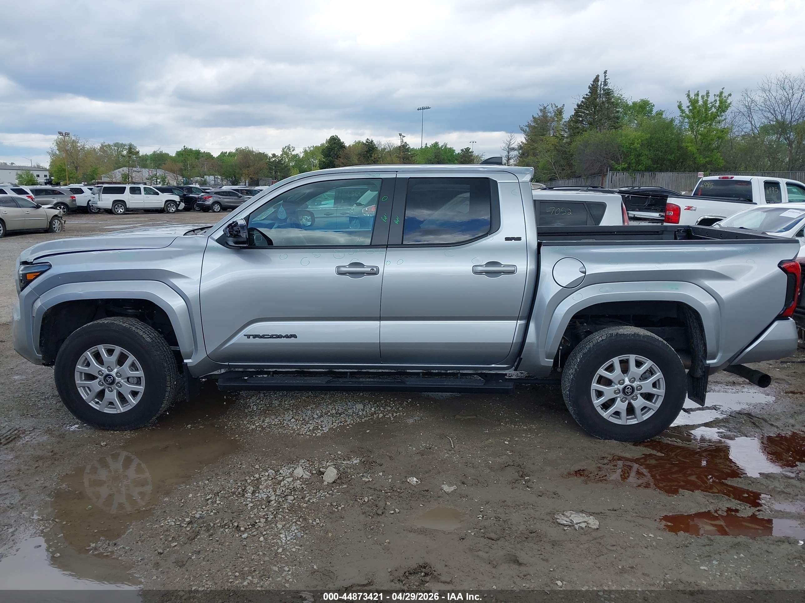 2024 Toyota Tacoma Sr5 Silver vin: 3TMLB5JN8RM051562