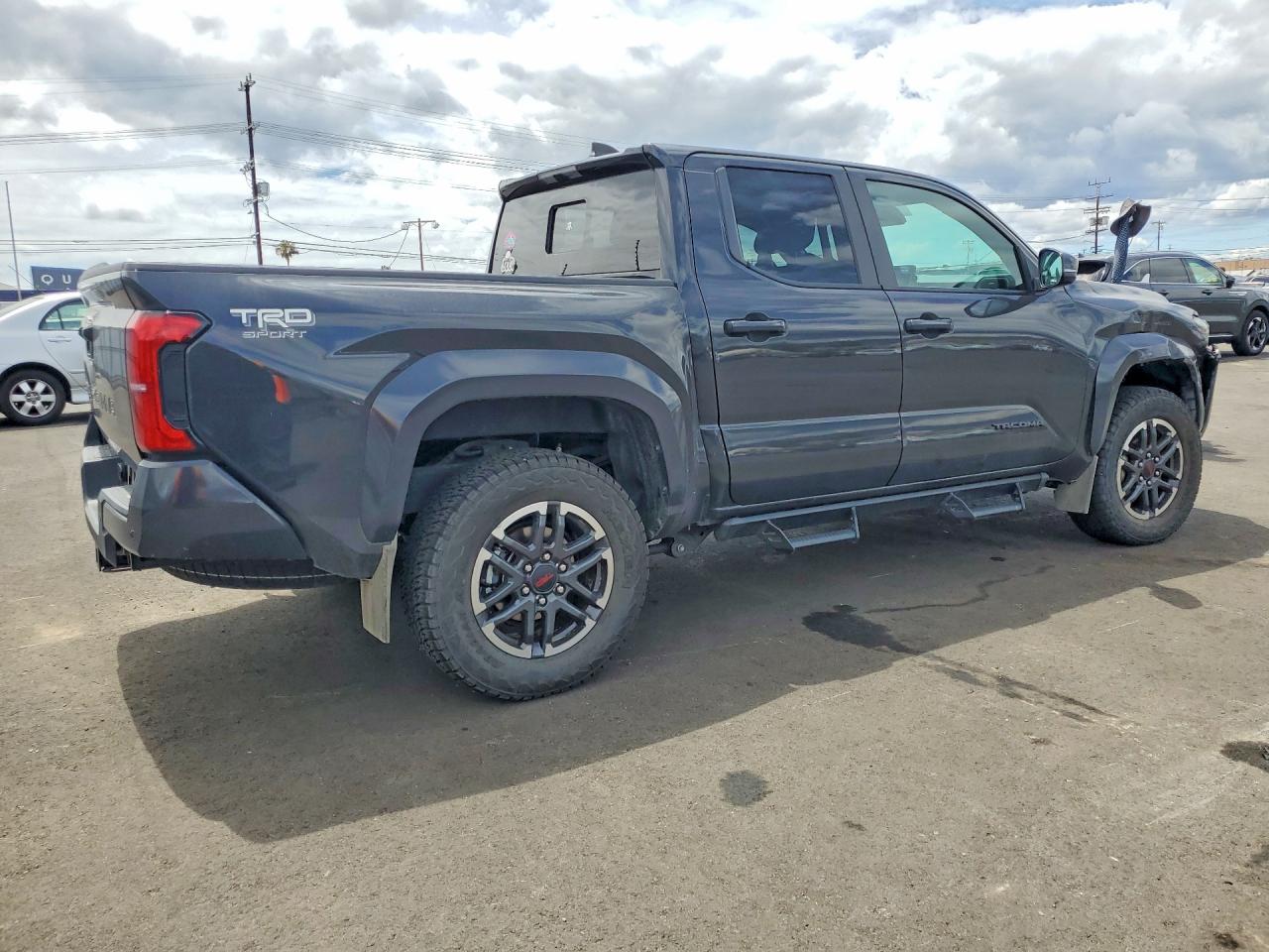 2024 Toyota Tacoma Trd Sport Gray vin: 3TMLB5JN9RM072839