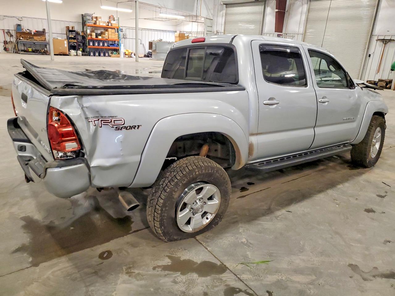 2005 Toyota Tacoma Double Cab Silver vin: 3TMLU42N05M001347