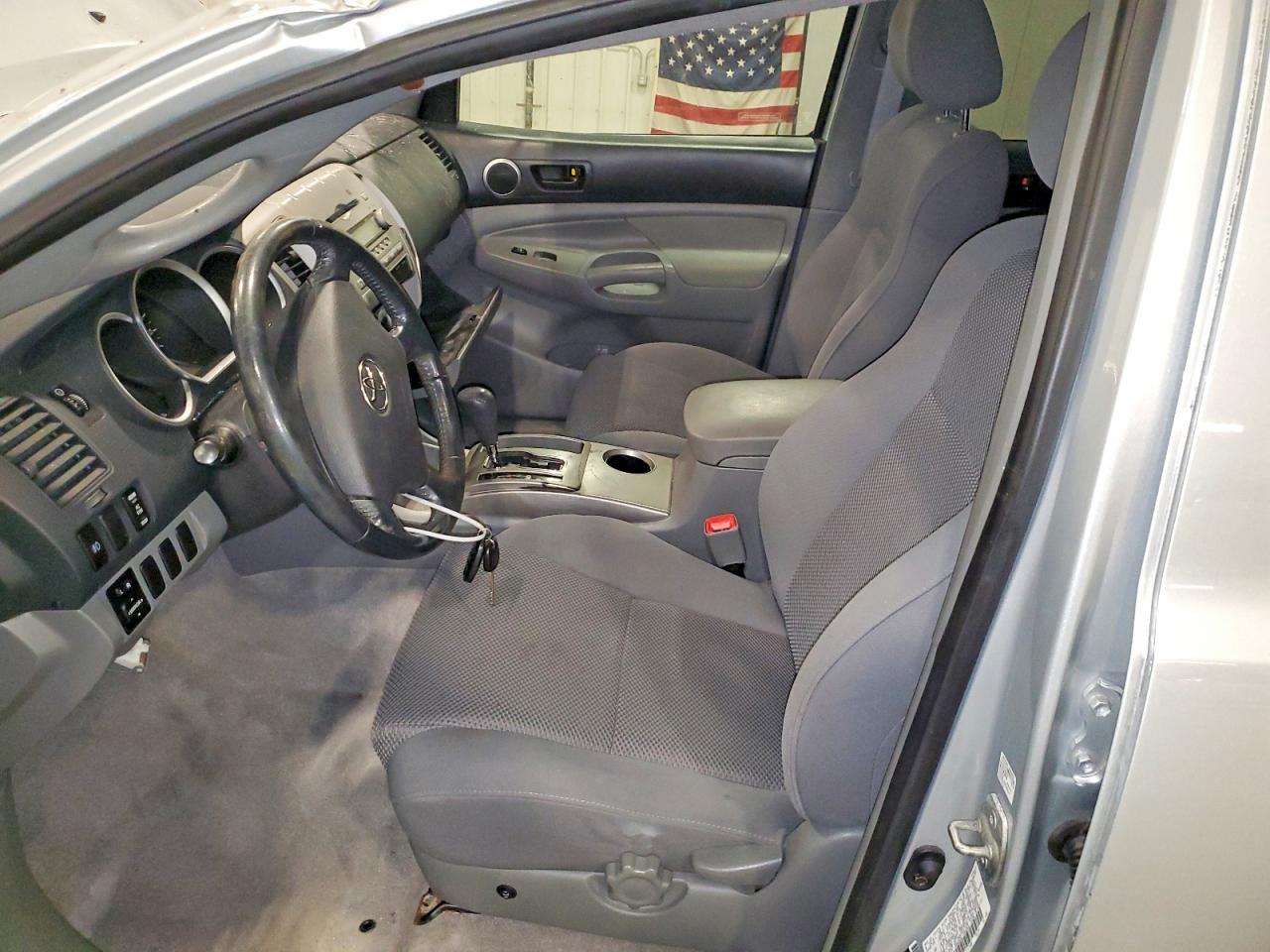 2005 Toyota Tacoma Double Cab Silver vin: 3TMLU42N05M001347