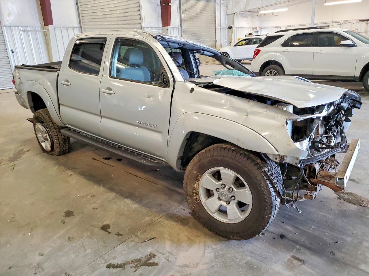 2005 Toyota Tacoma Double Cab Silver vin: 3TMLU42N05M001347