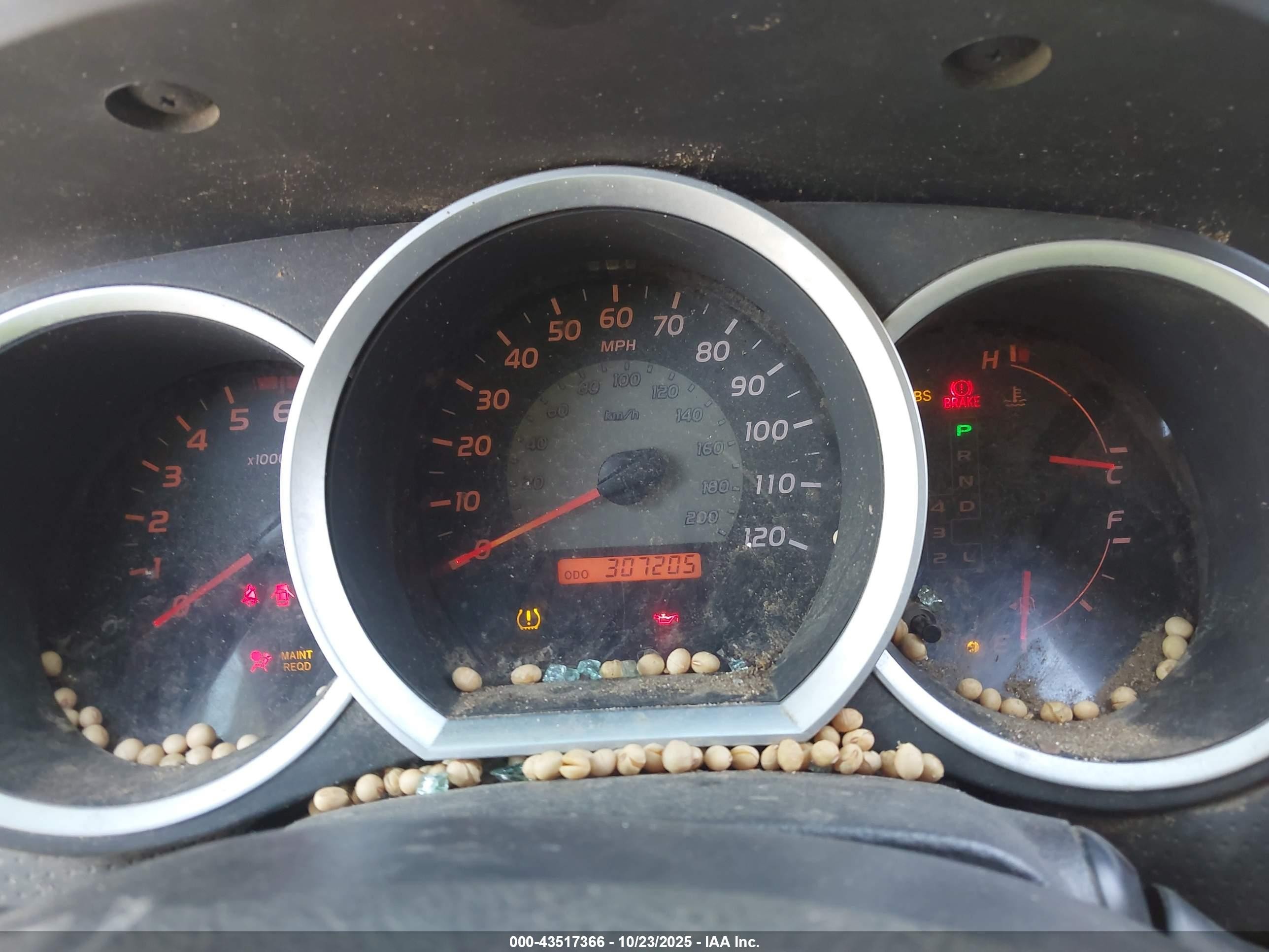 2008 Toyota Tacoma Base V6 Silver vin: 3TMLU42N08M018749