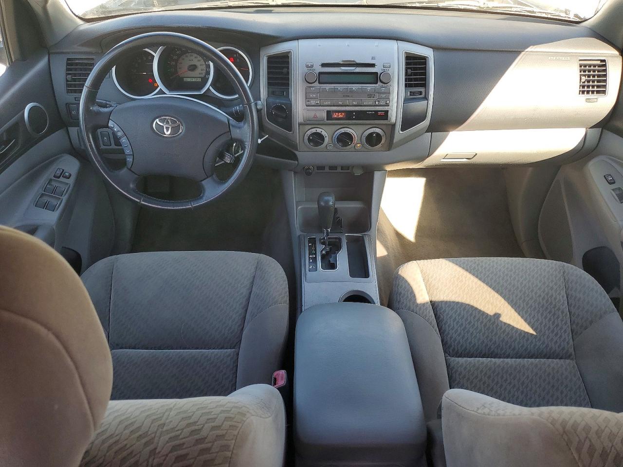 2009 Toyota Tacoma V6 Silver vin: 3TMLU42N19M022598