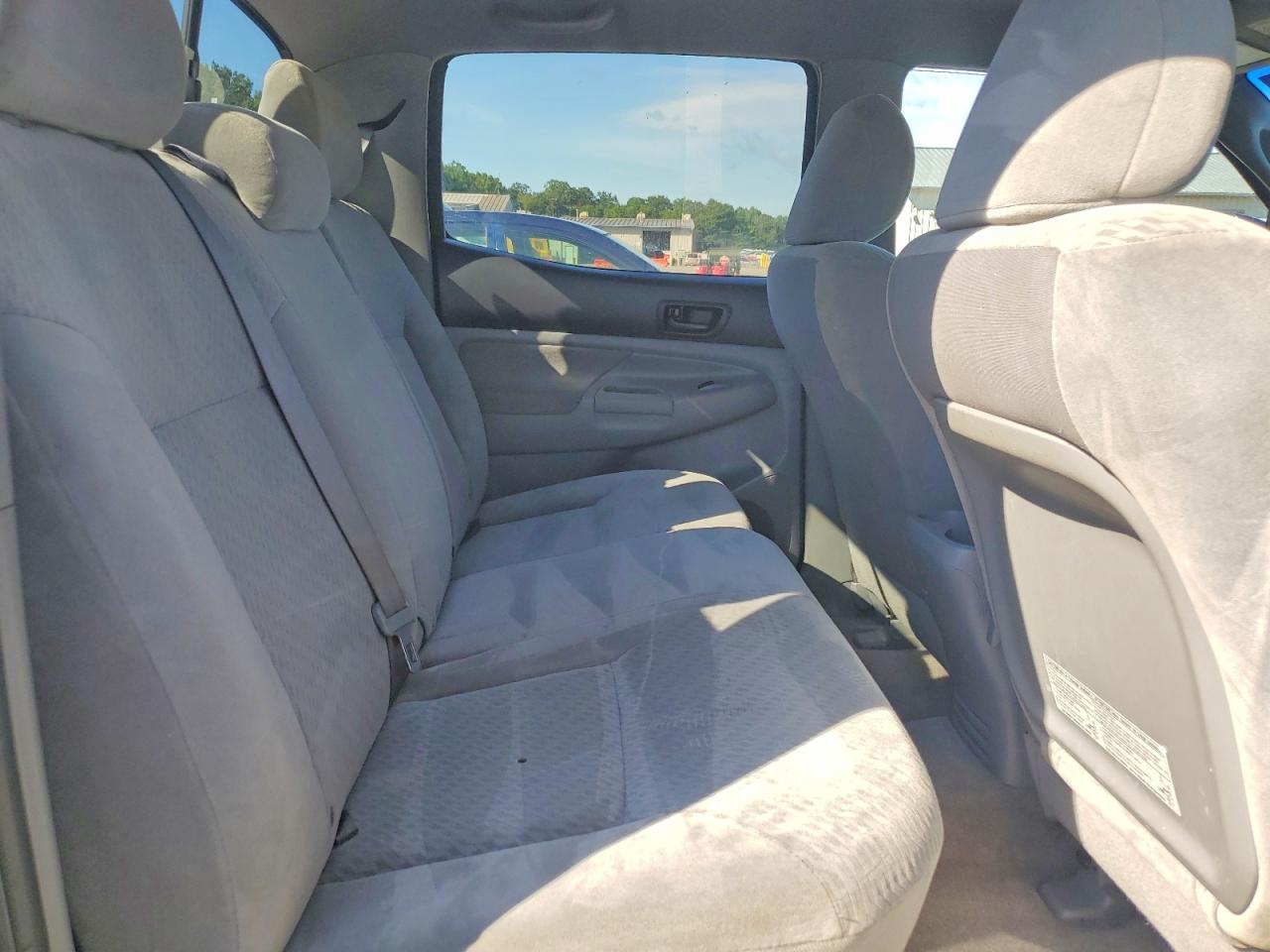 2009 Toyota Tacoma V6 Silver vin: 3TMLU42N19M022598